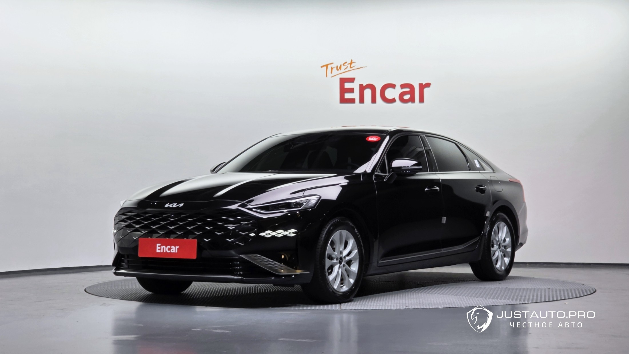 Автомобиль Kia K8