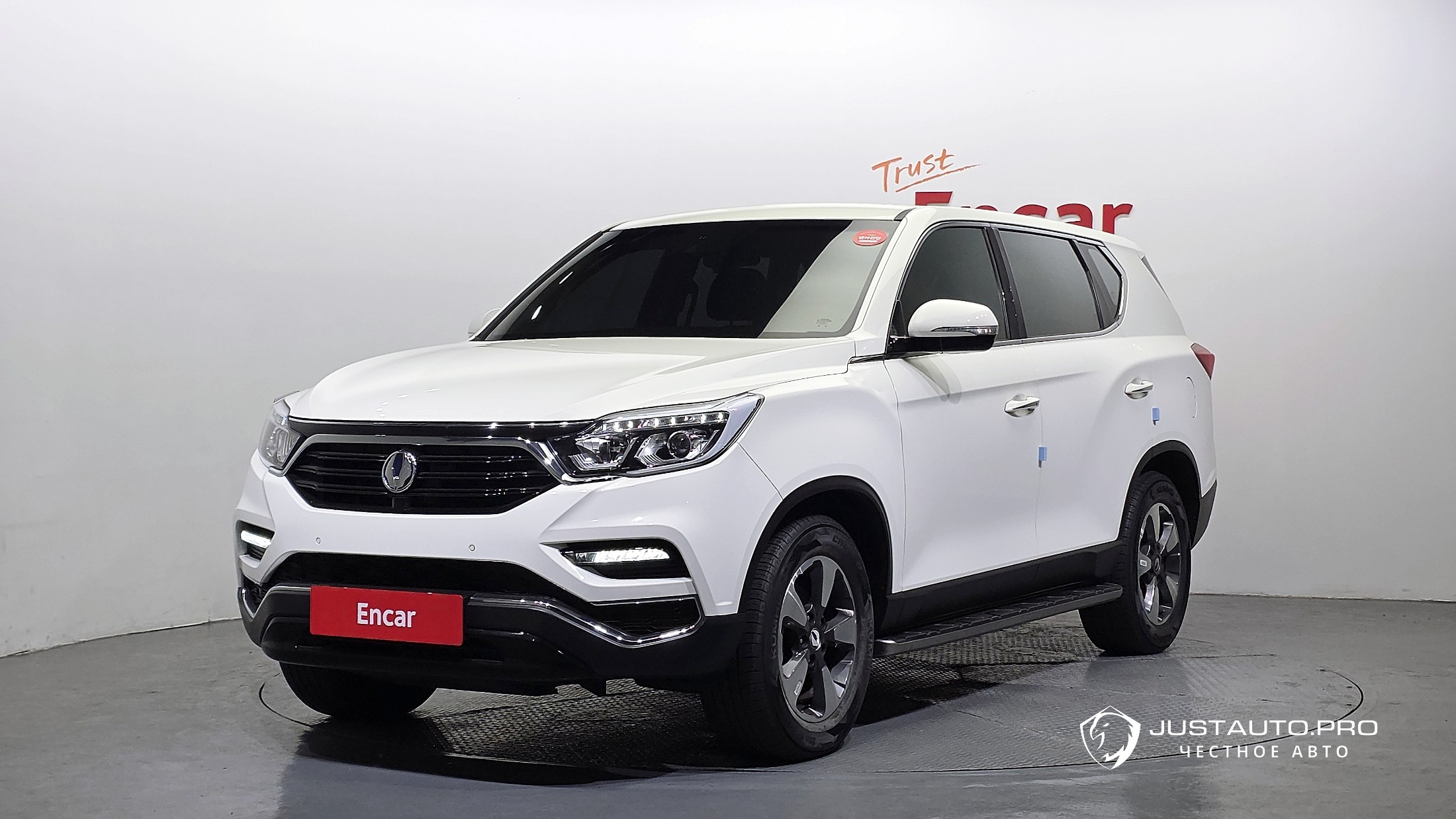 Автомобиль KG_Mobility_Ssangyong Rexton