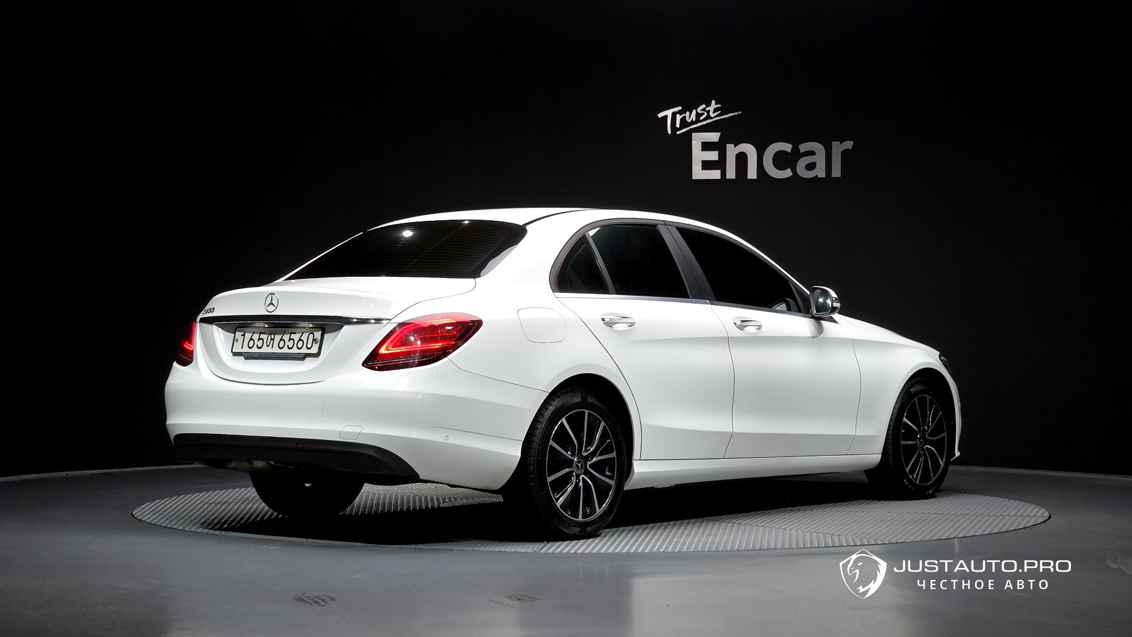 Автомобиль Mercedes-Benz C-Class