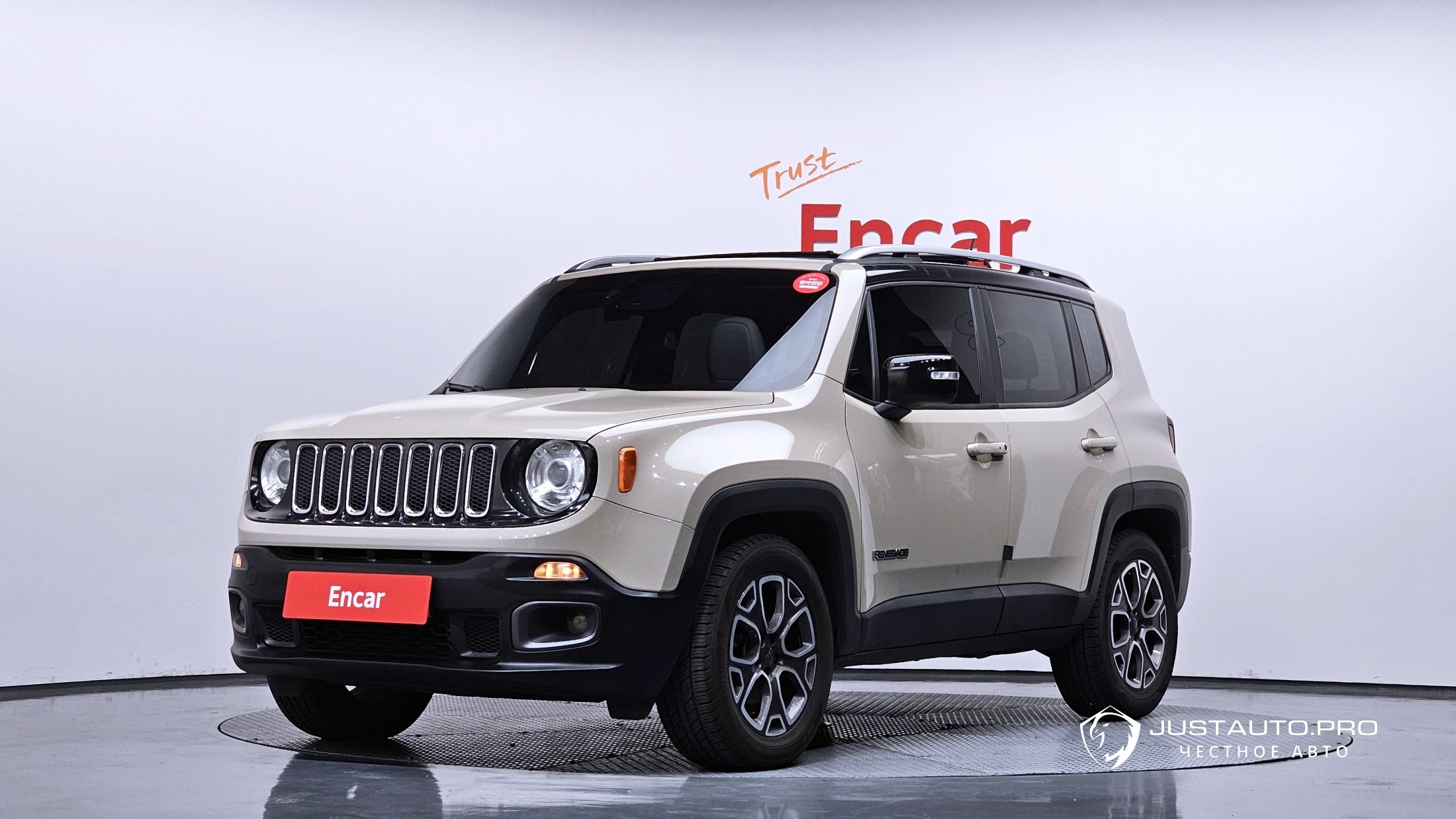 Автомобиль Jeep Renegade