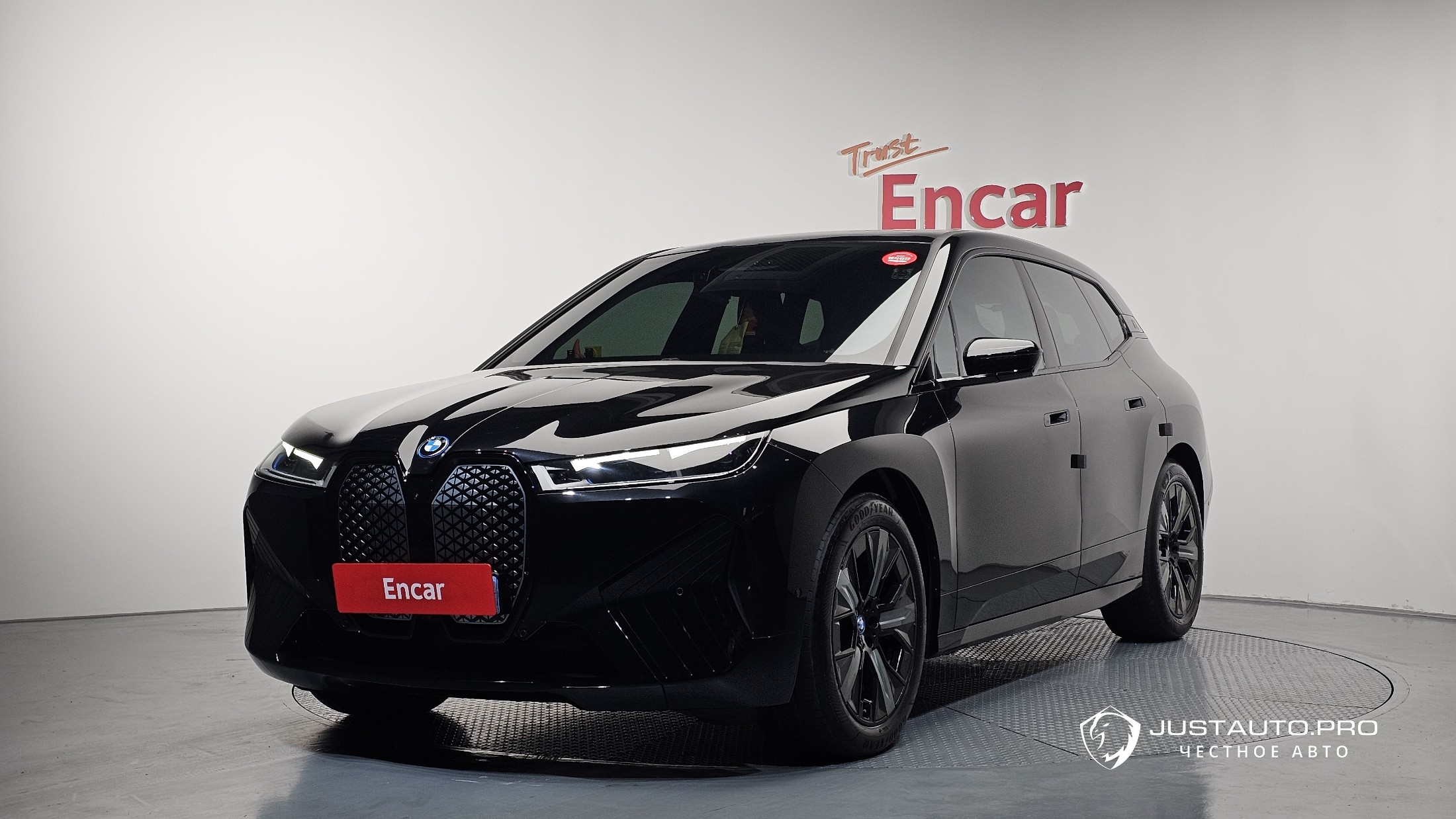Автомобиль BMW iX
