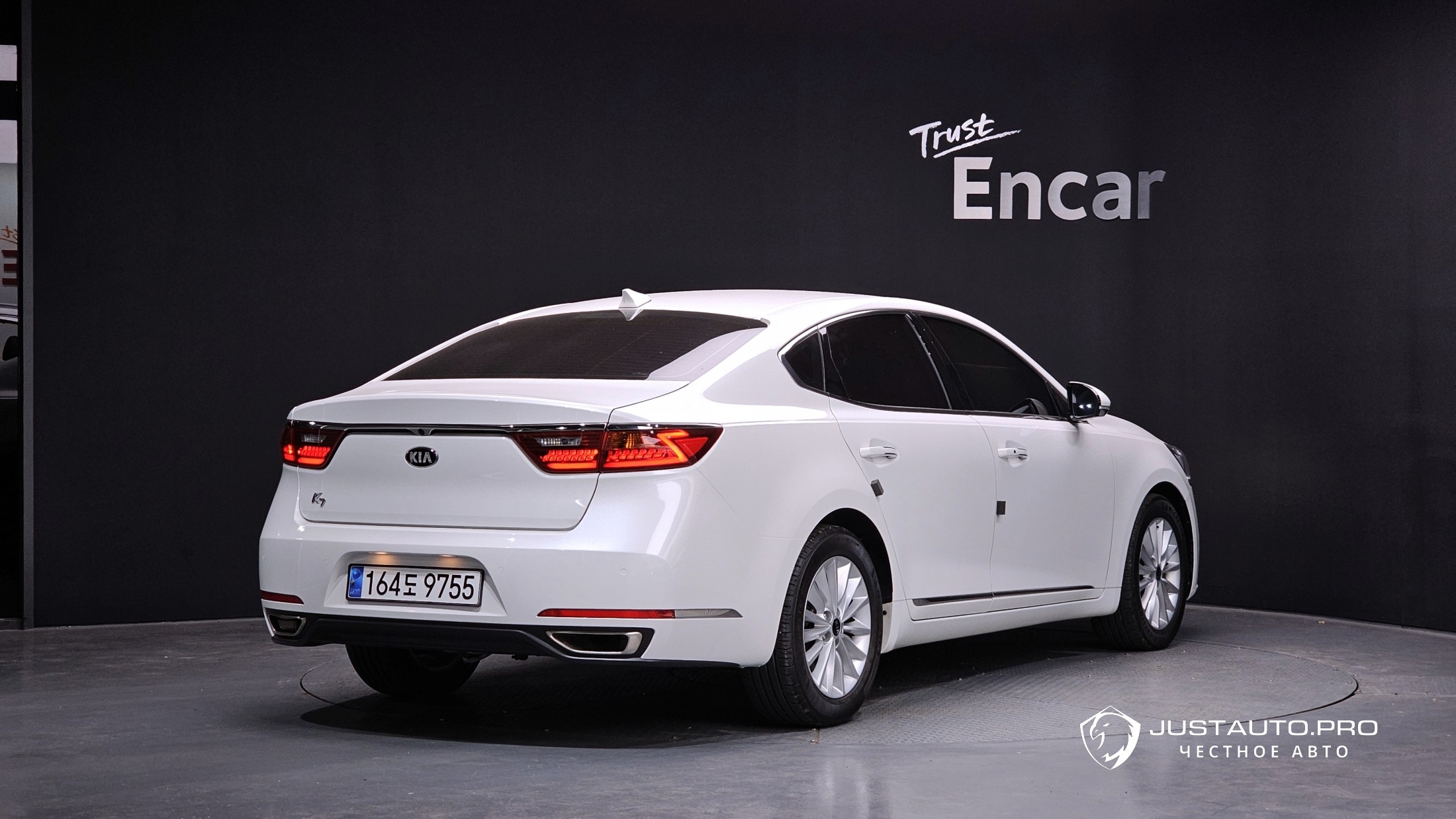 Автомобиль Kia K7