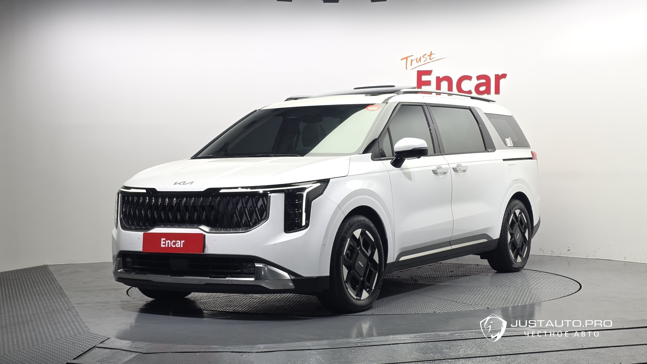 Автомобиль Kia Canival