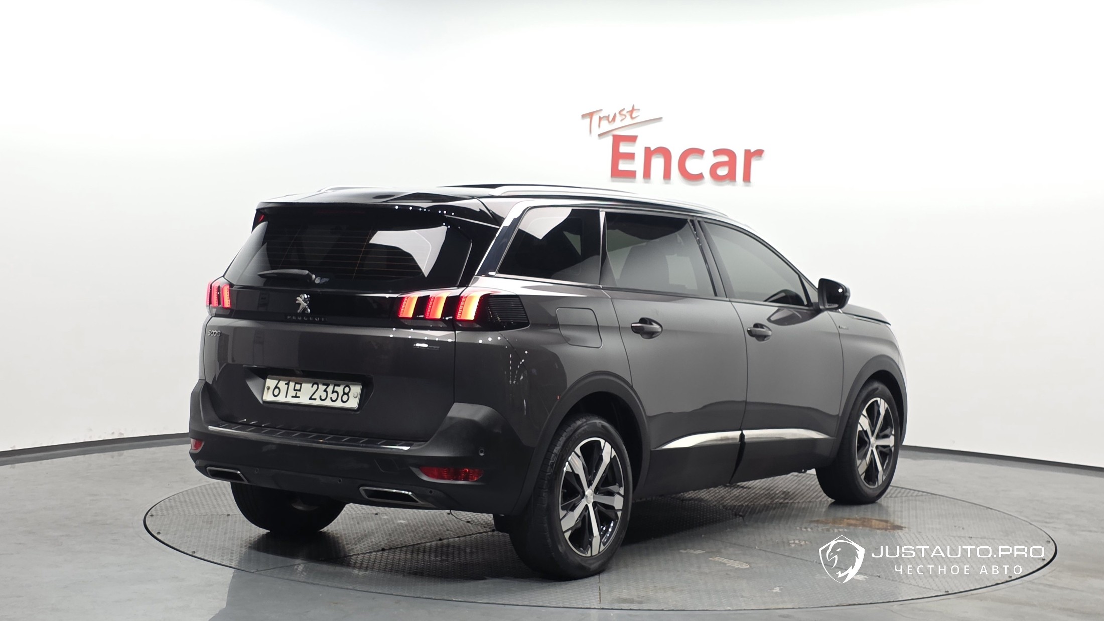 Автомобиль Peugeot 5008