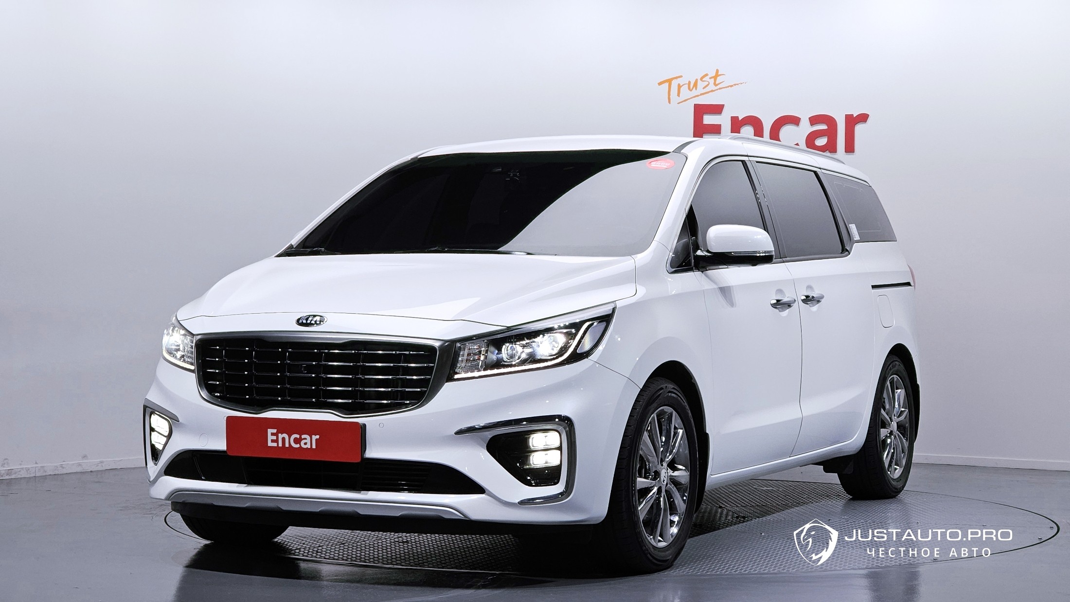 Автомобиль Kia Canival