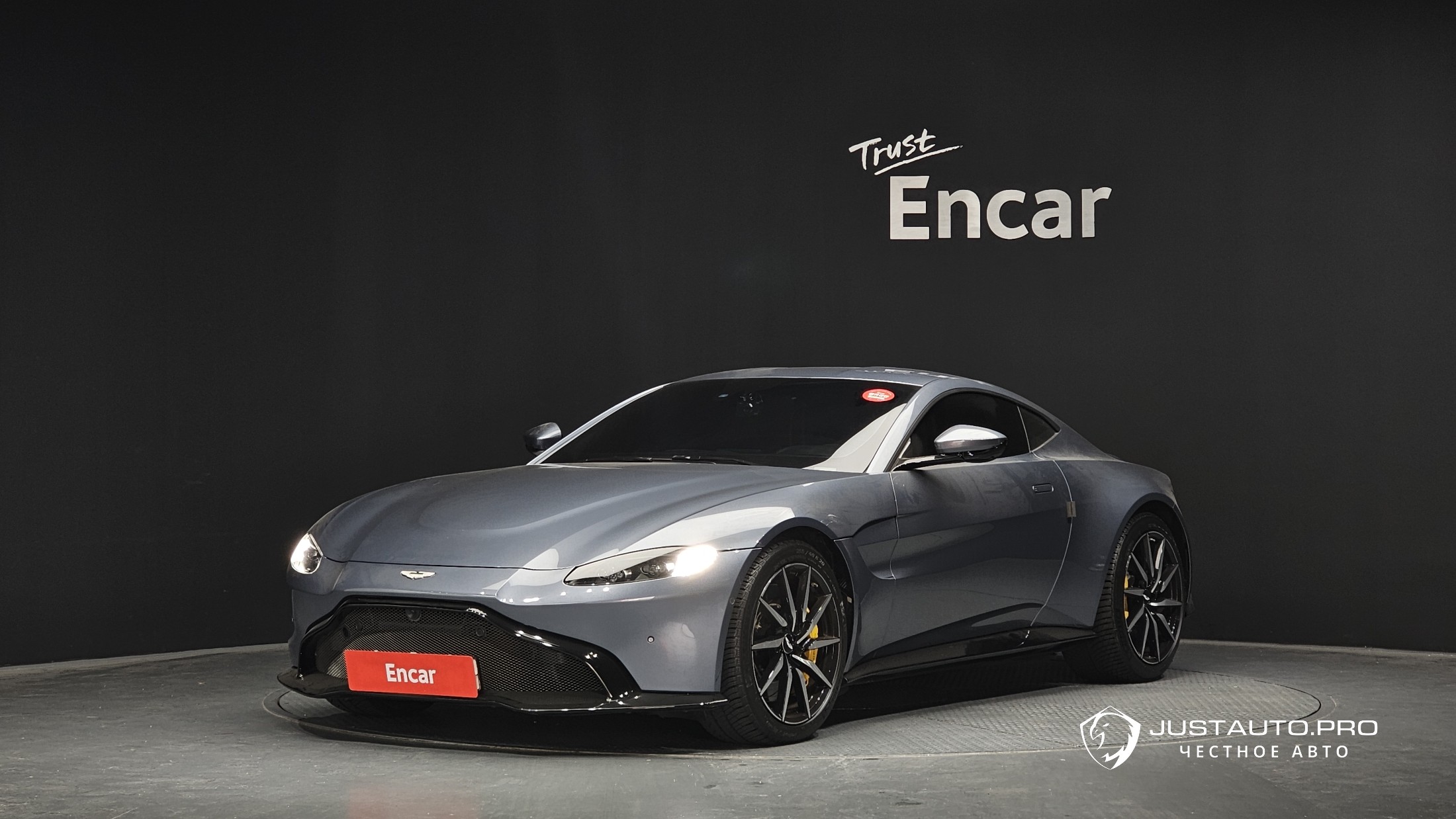 Автомобиль Astonmartin Vantage