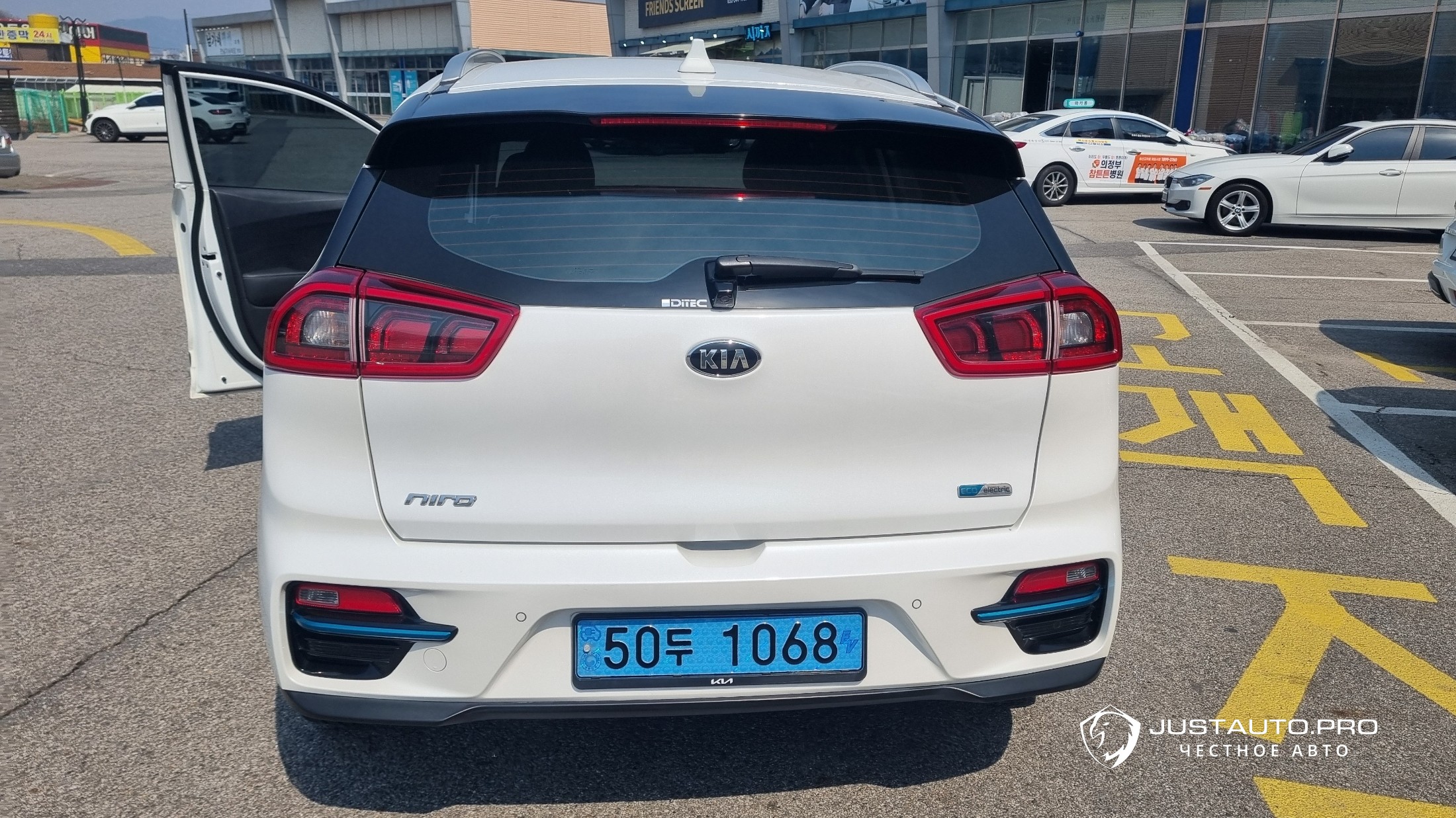 Автомобиль Kia Niro