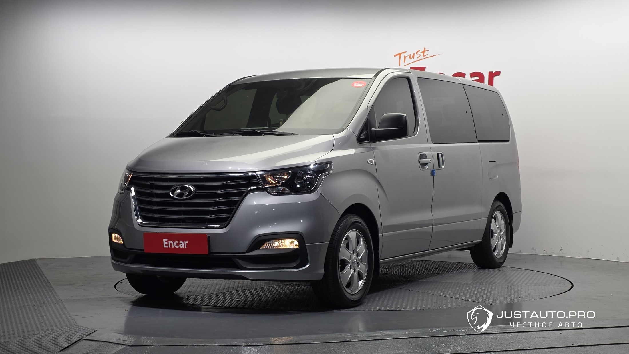 Автомобиль Hyundai Starex