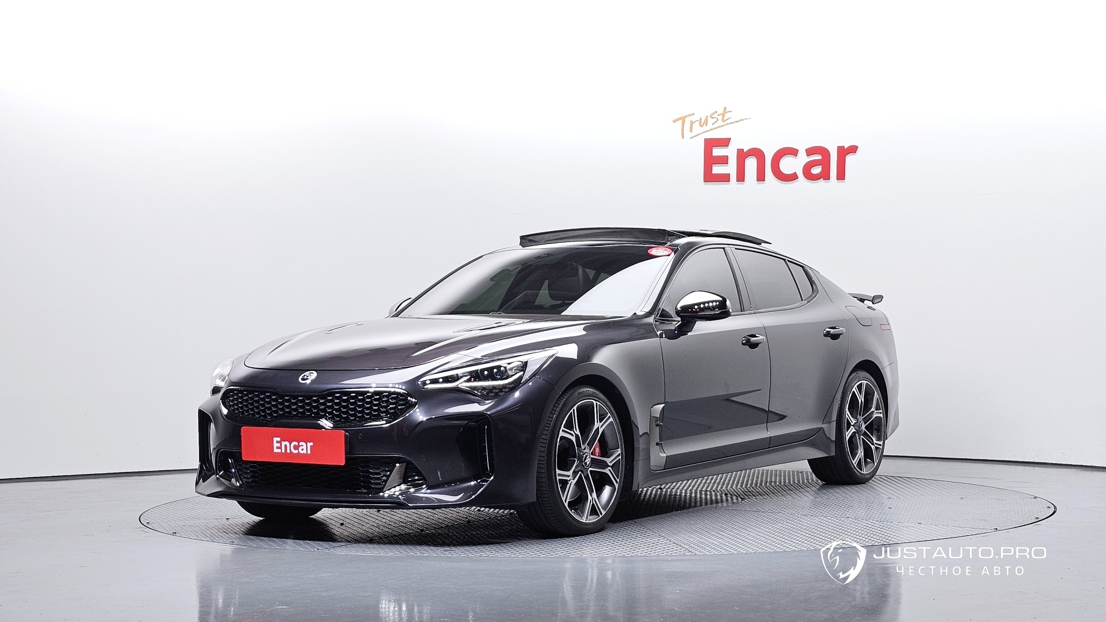 Автомобиль Kia Stinger