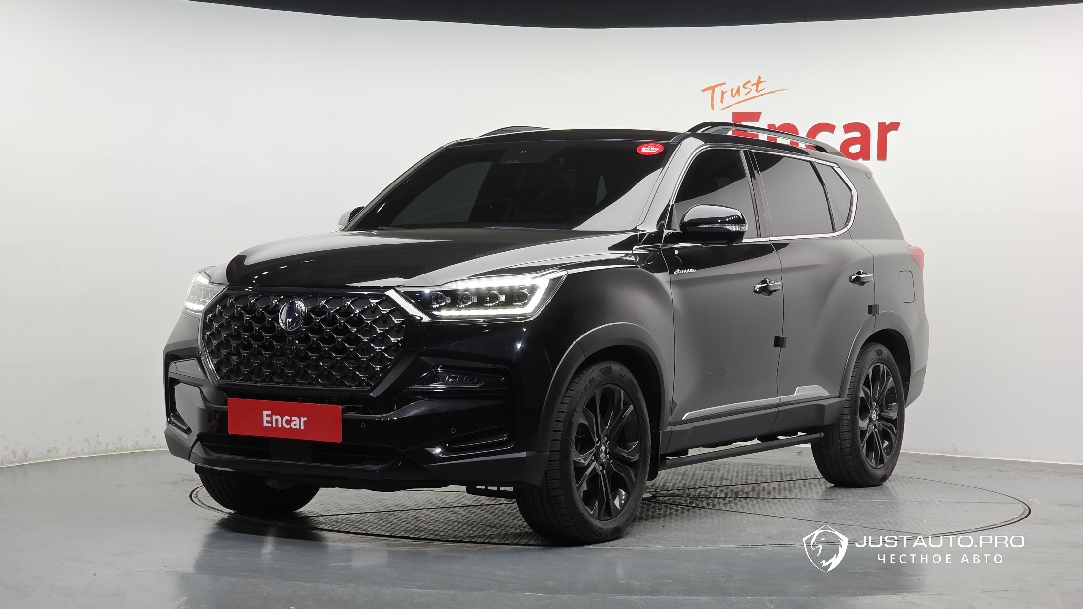 Автомобиль KG_Mobility_Ssangyong Rexton