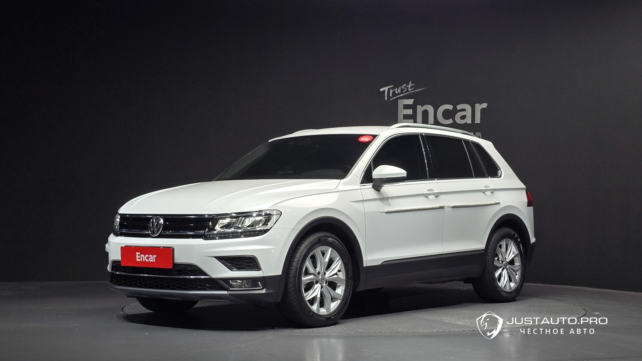 Автомобиль Volkswagen Tiguan