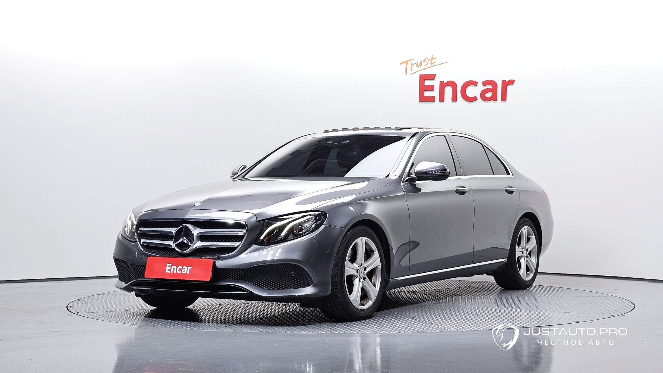Автомобиль Mercedes-Benz E-Class