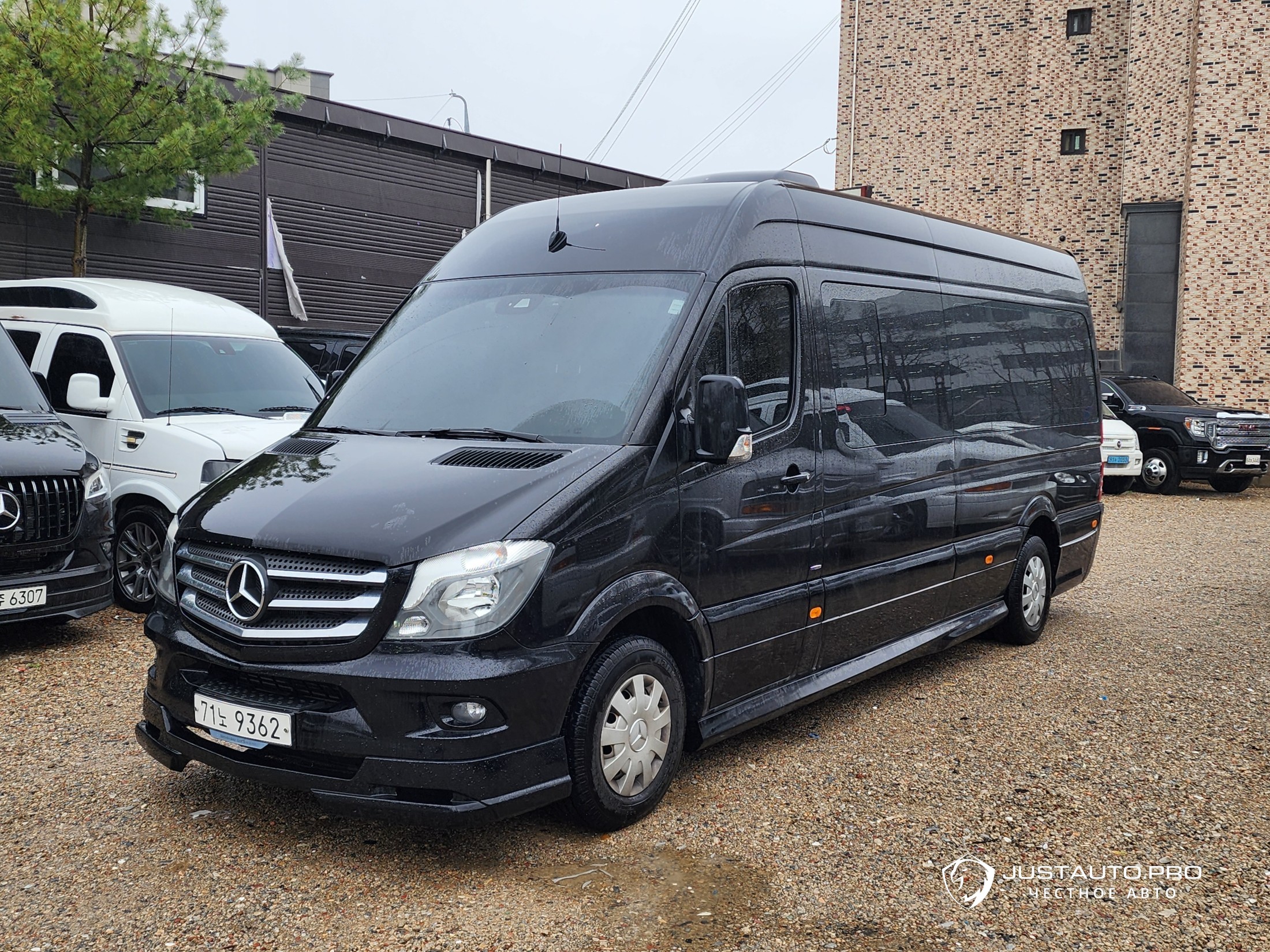 Автомобиль Mercedes-Benz Sprinter