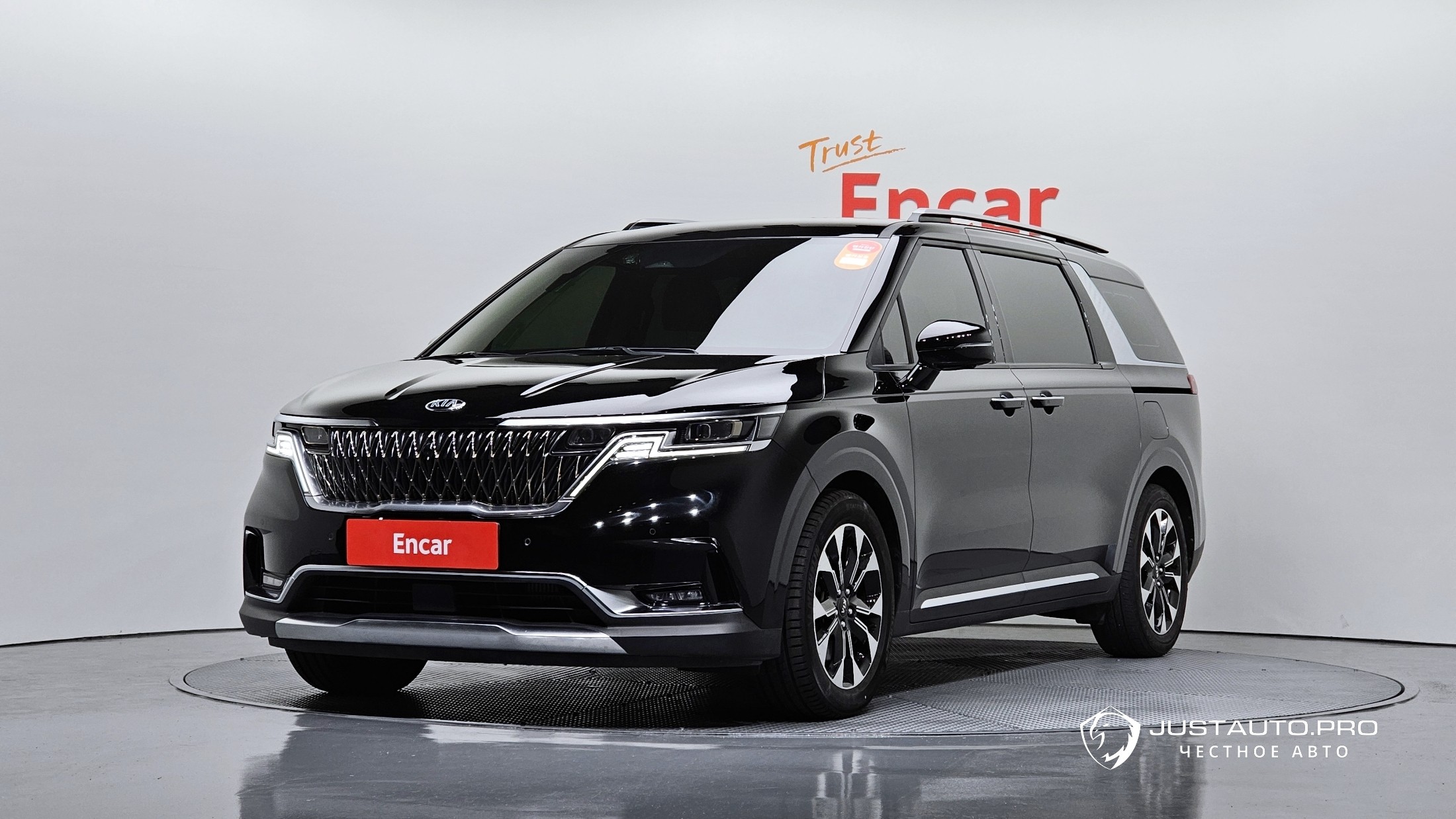 Автомобиль Kia Canival
