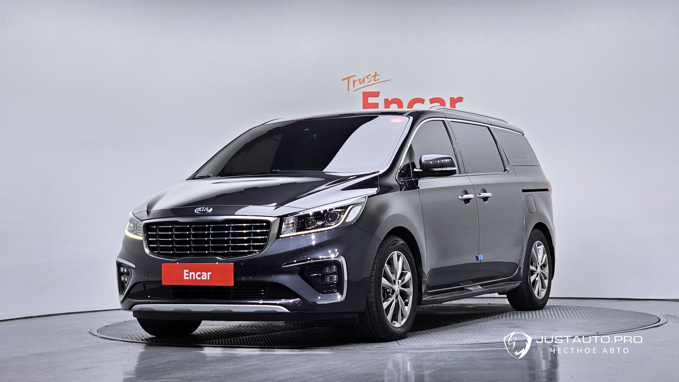 Автомобиль Kia Canival