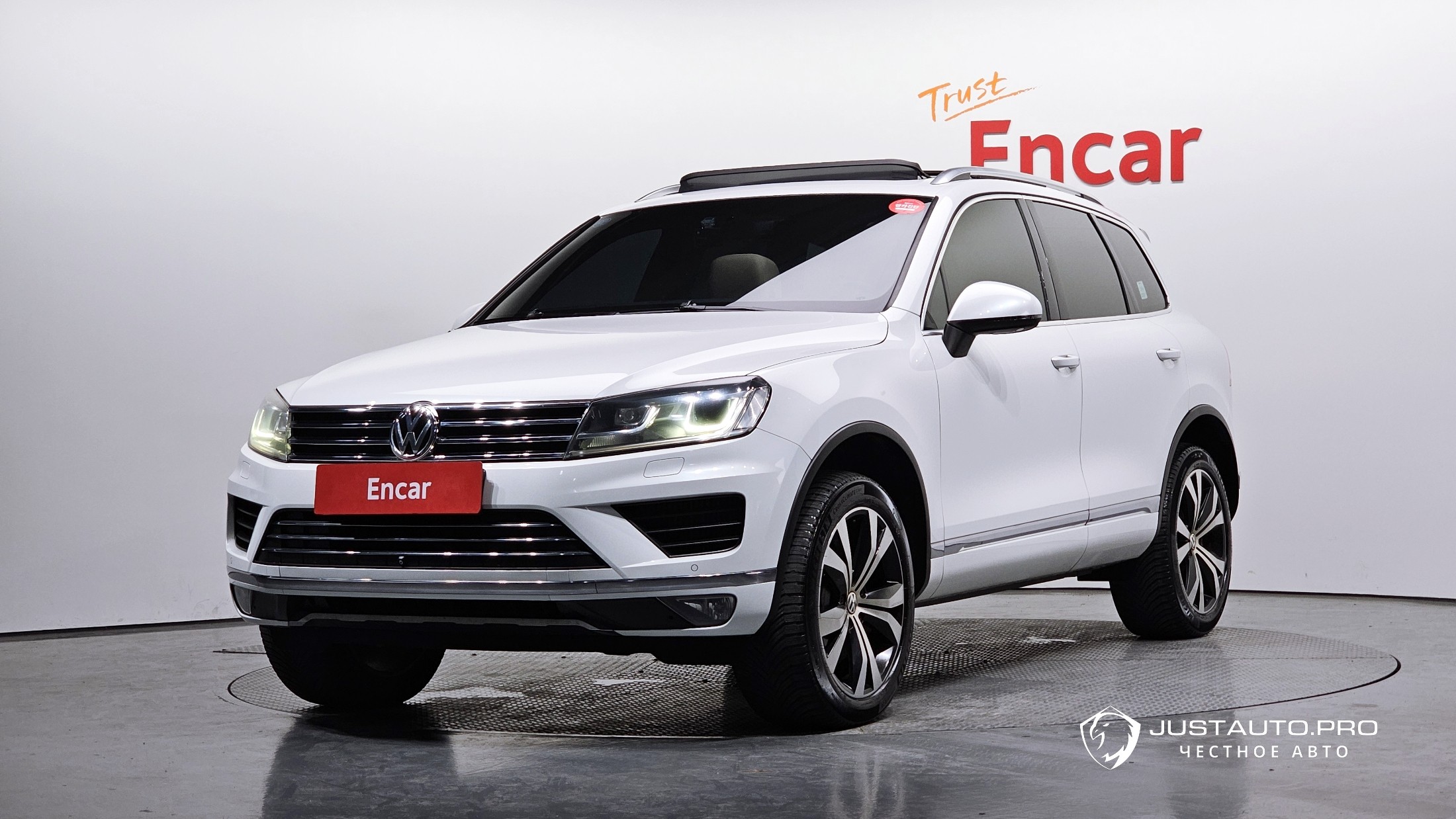 Автомобиль Volkswagen Touareg