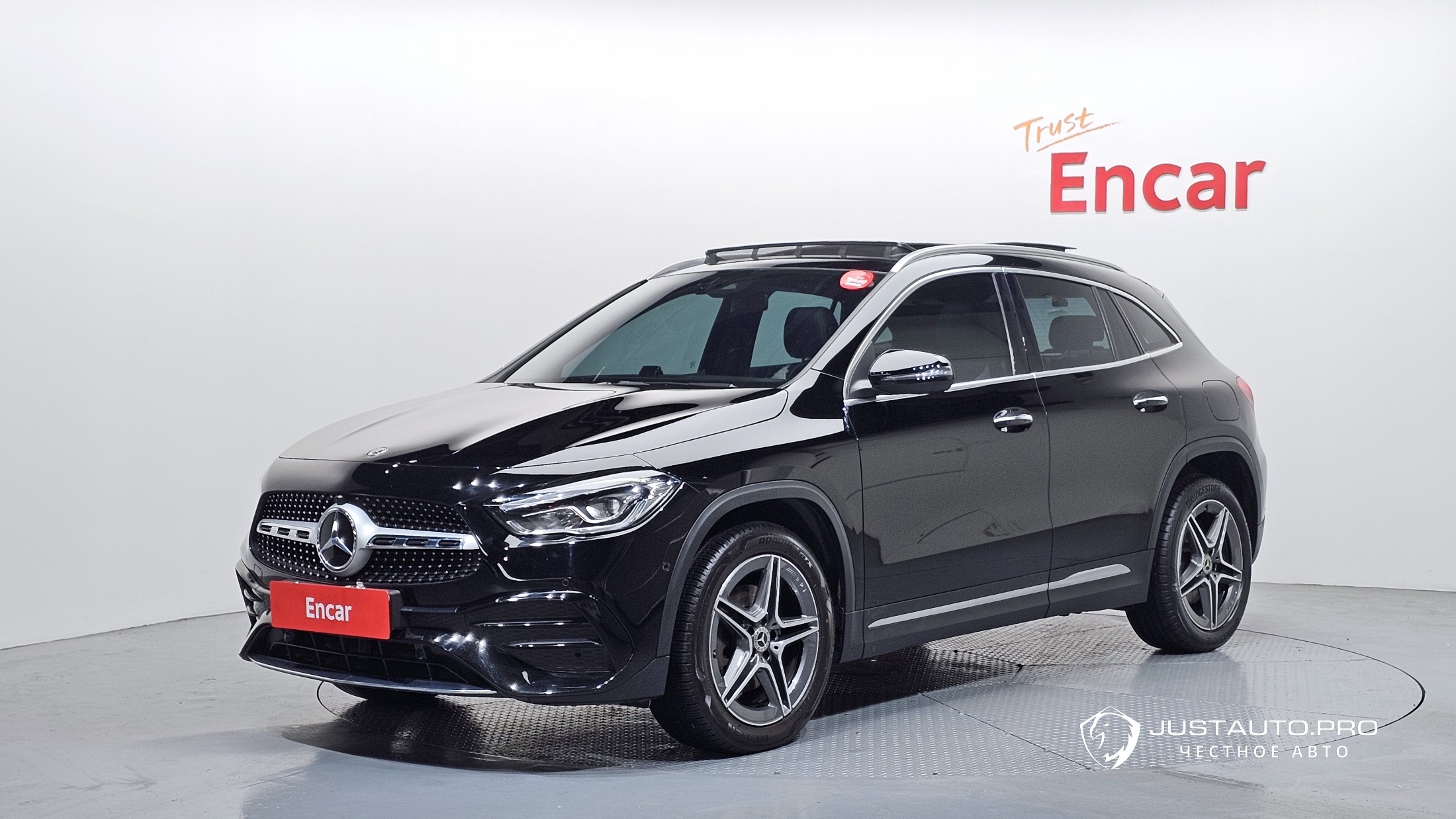 Автомобиль Mercedes-Benz GLA-Class