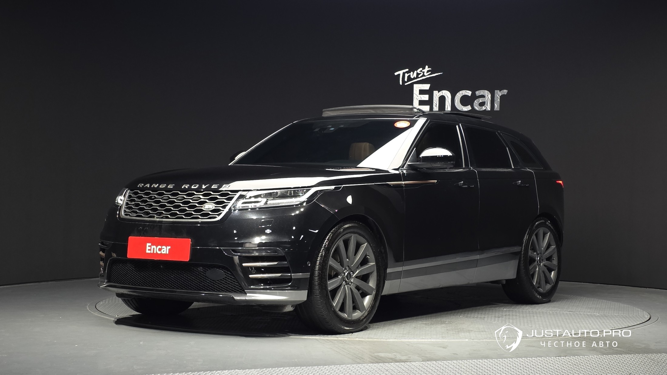 Автомобиль Land Rover Range Rover Velar