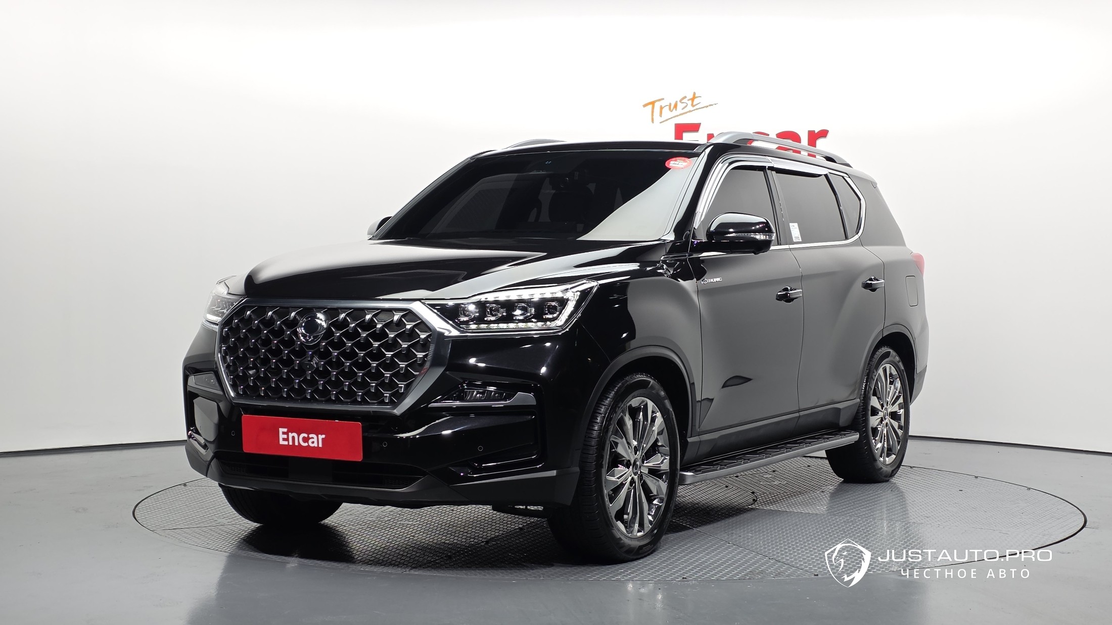 Автомобиль KG_Mobility_Ssangyong Rexton