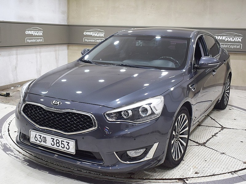 Автомобиль Kia K7