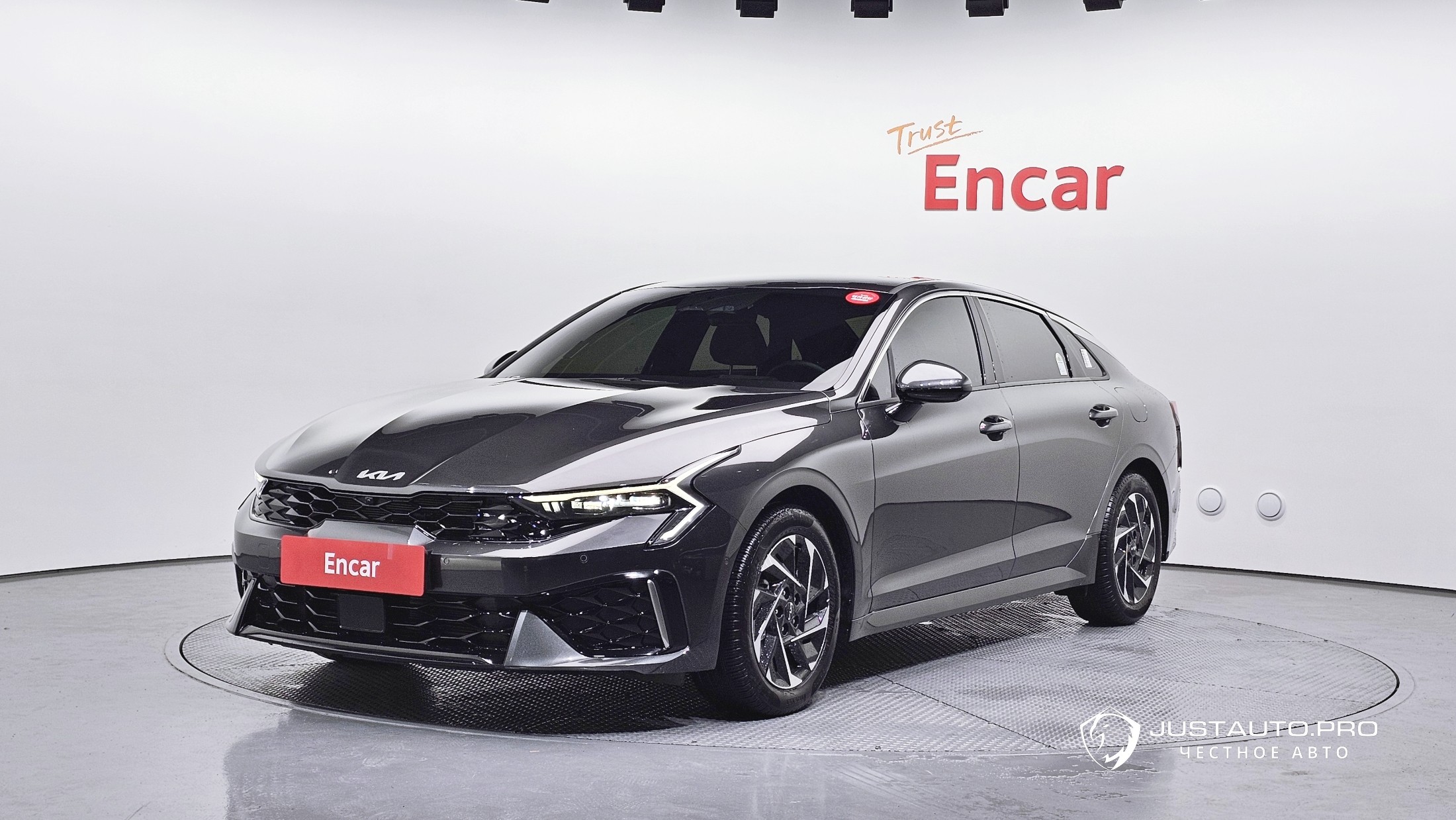 Автомобиль Kia K5