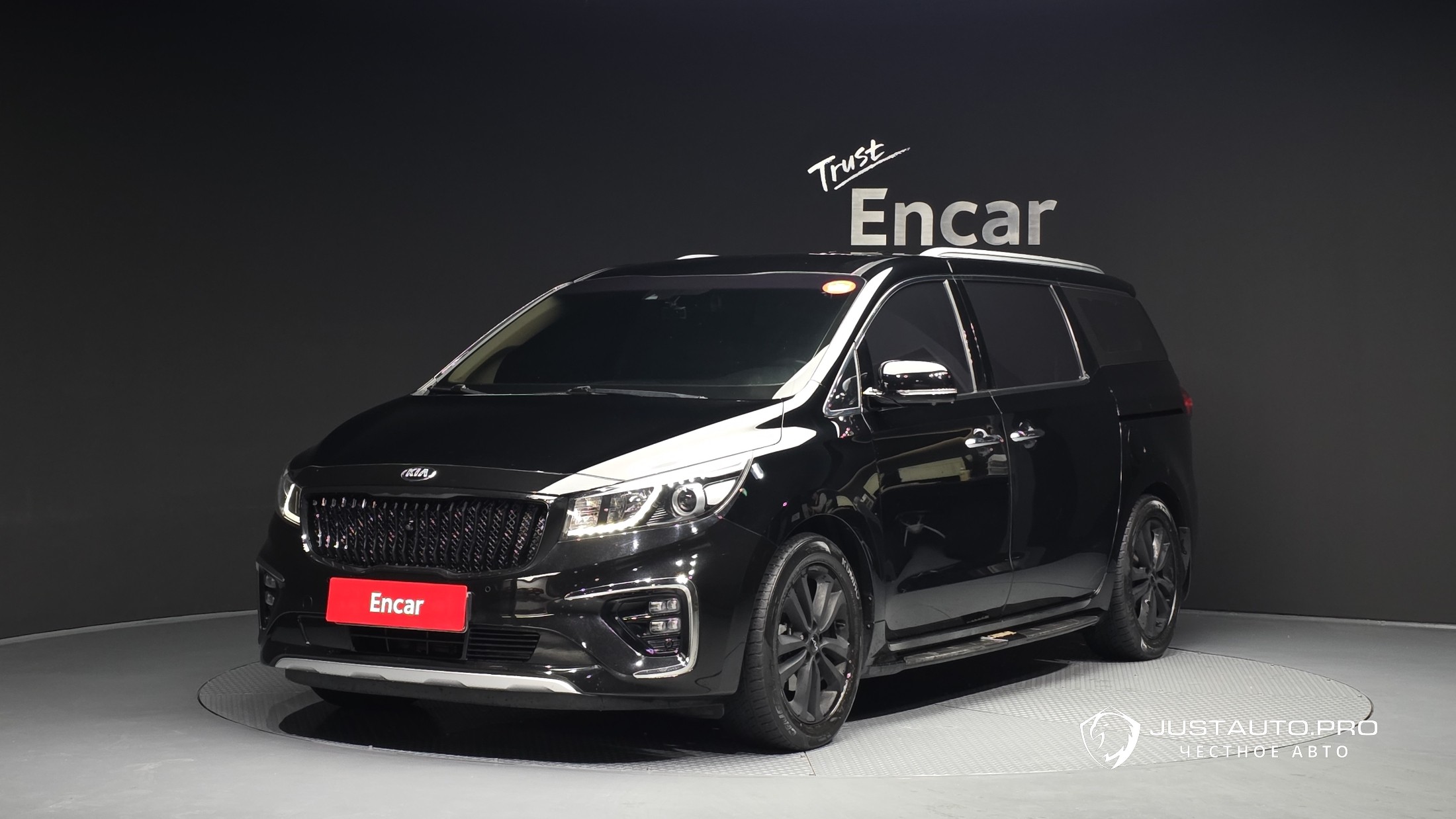 Автомобиль Kia Canival