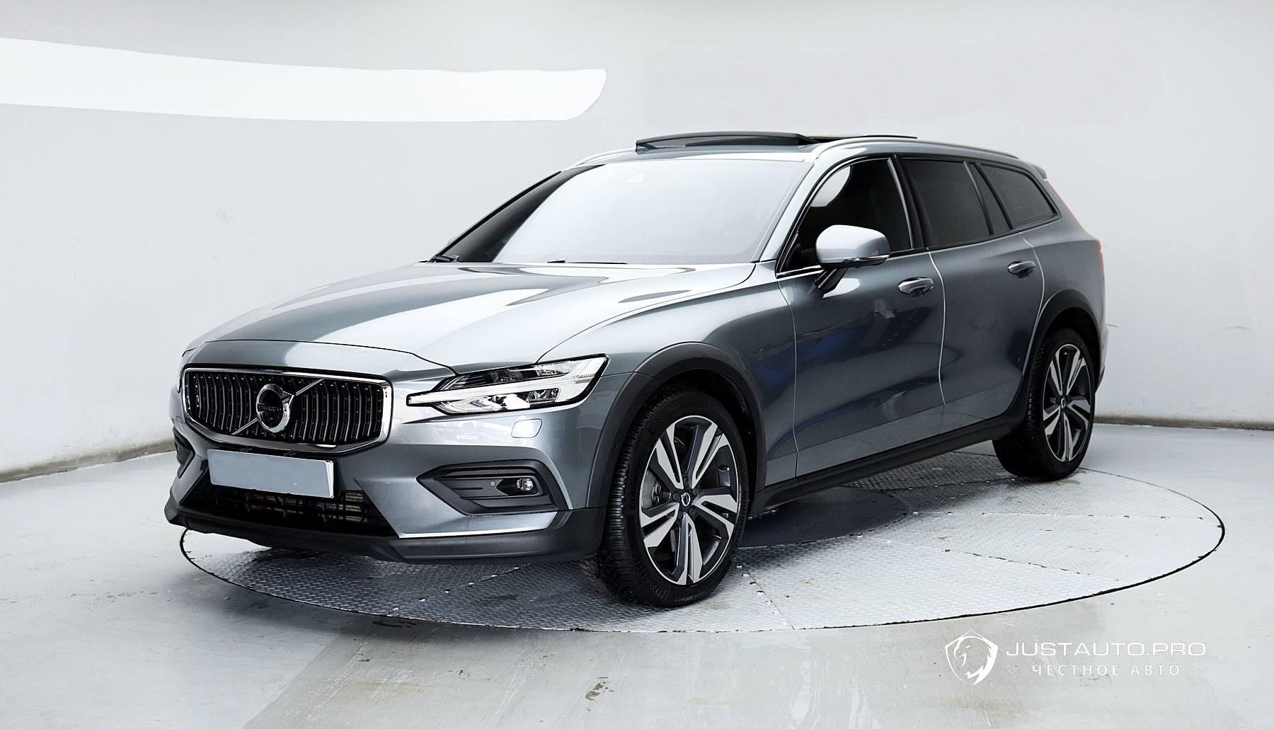 Автомобиль Volvo V60
