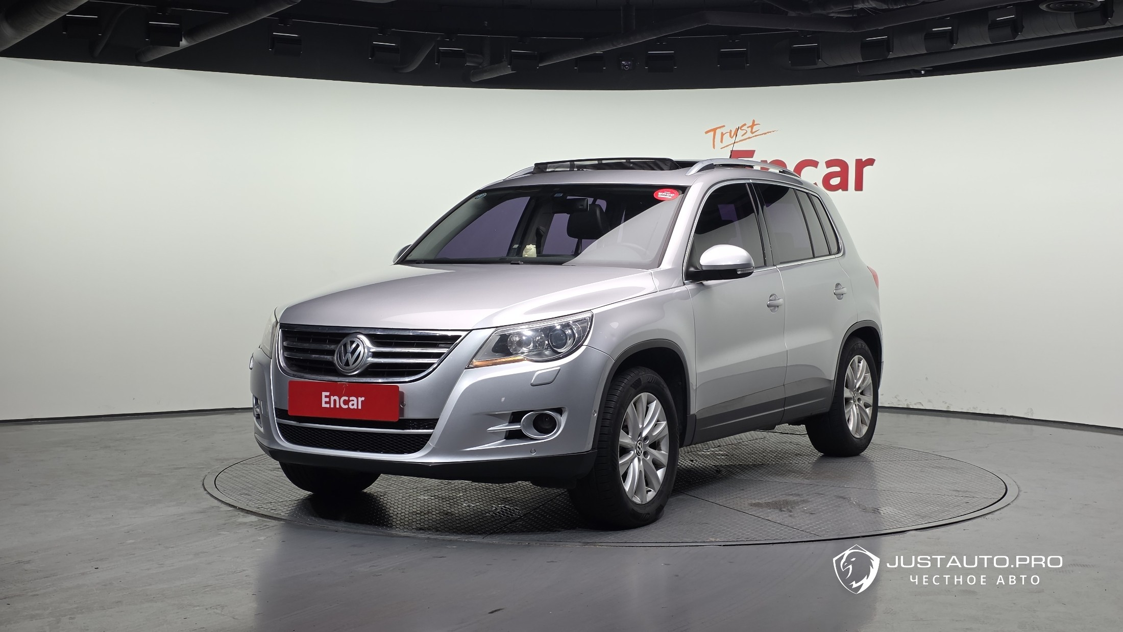 Автомобиль Volkswagen Tiguan