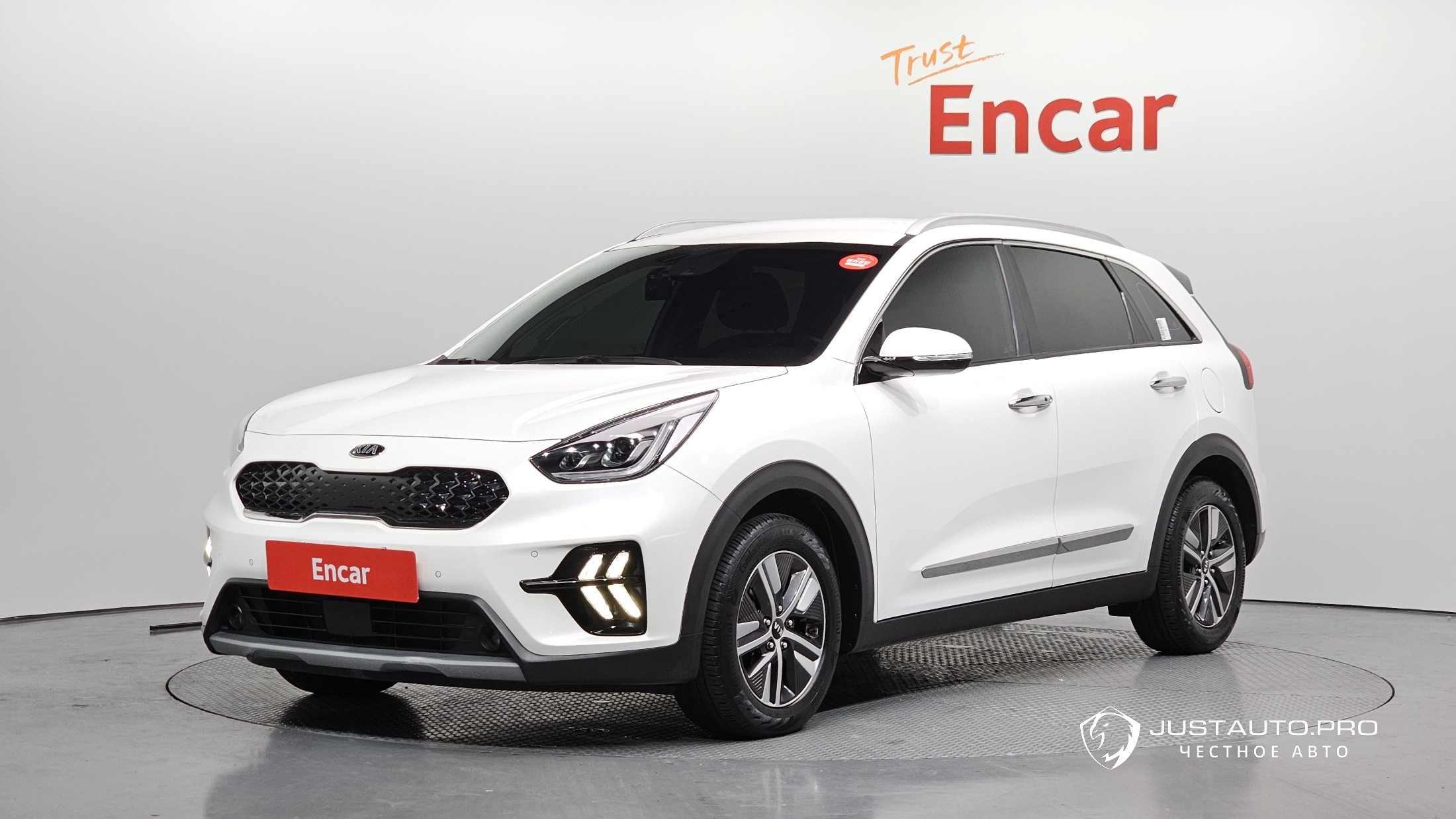 Автомобиль Kia Niro