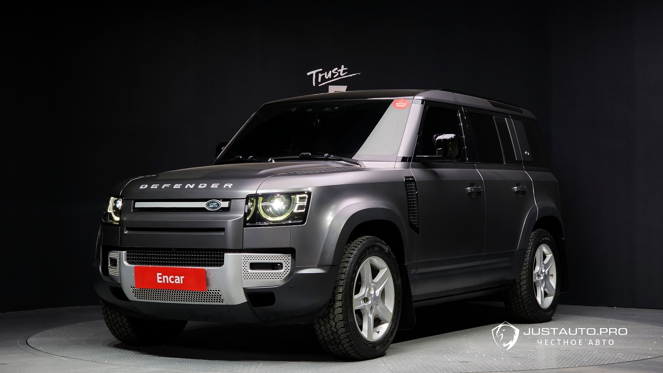 Автомобиль Land Rover Defender