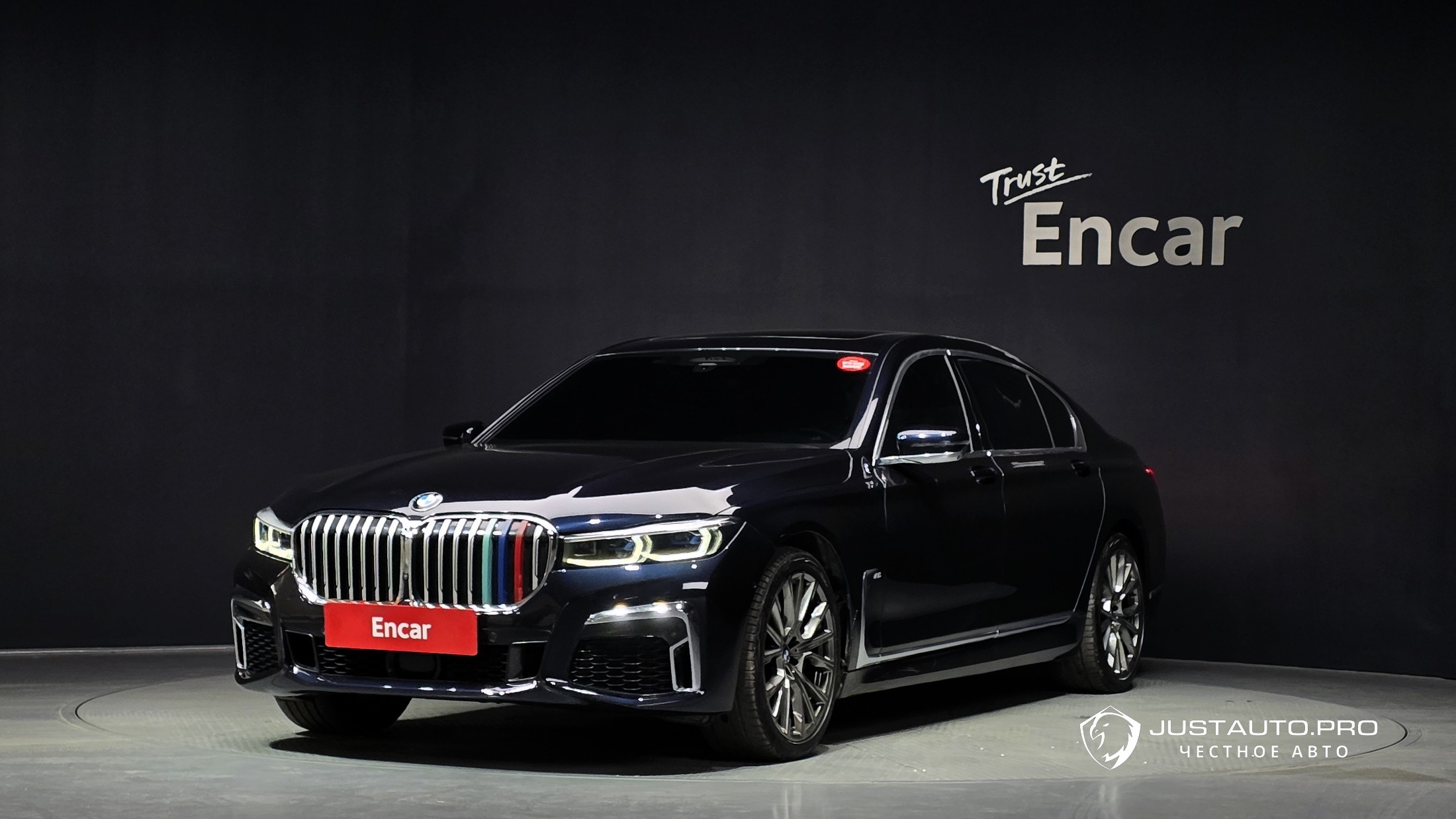 Автомобиль BMW 7-Series