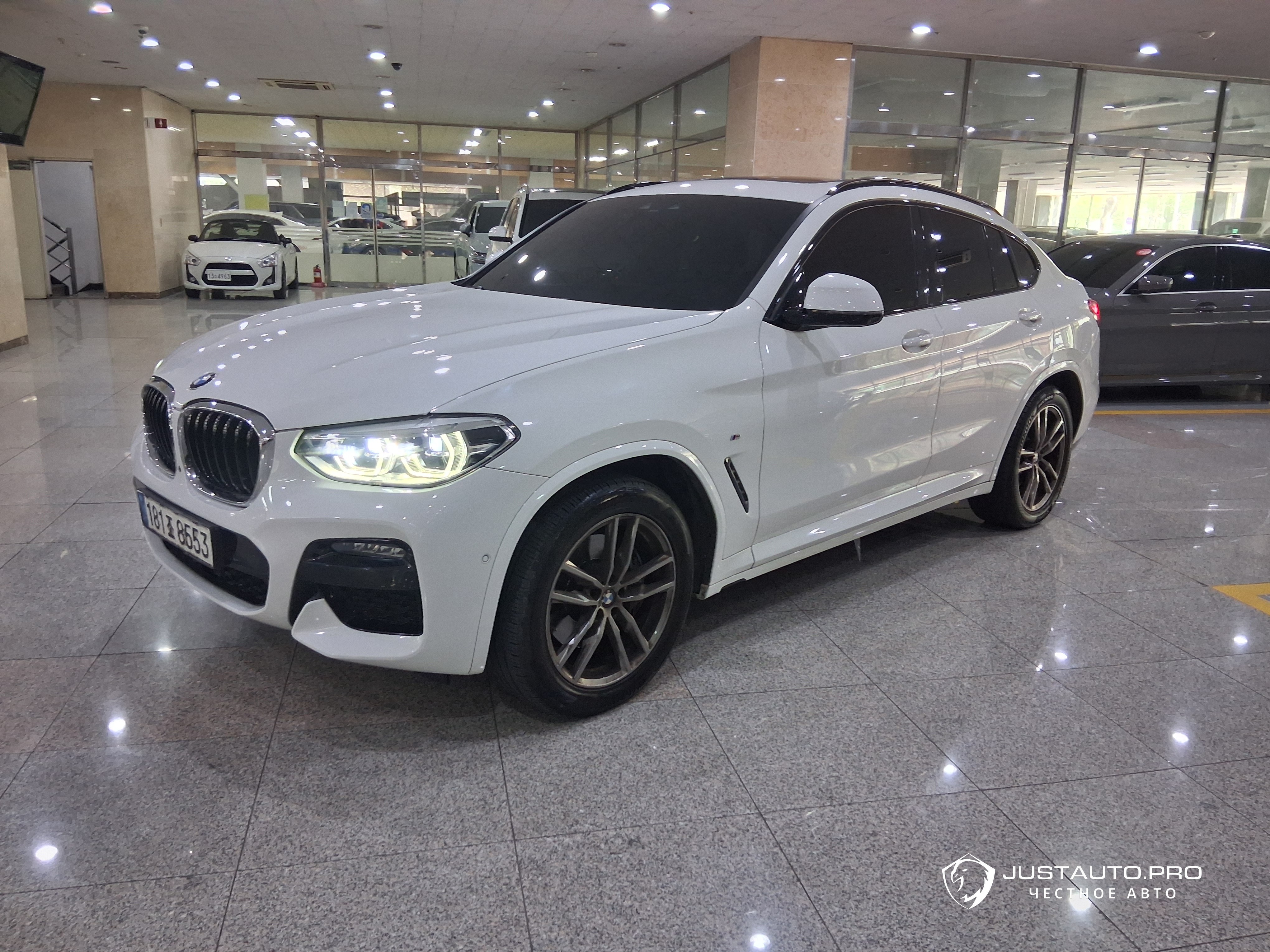 Автомобиль BMW X4