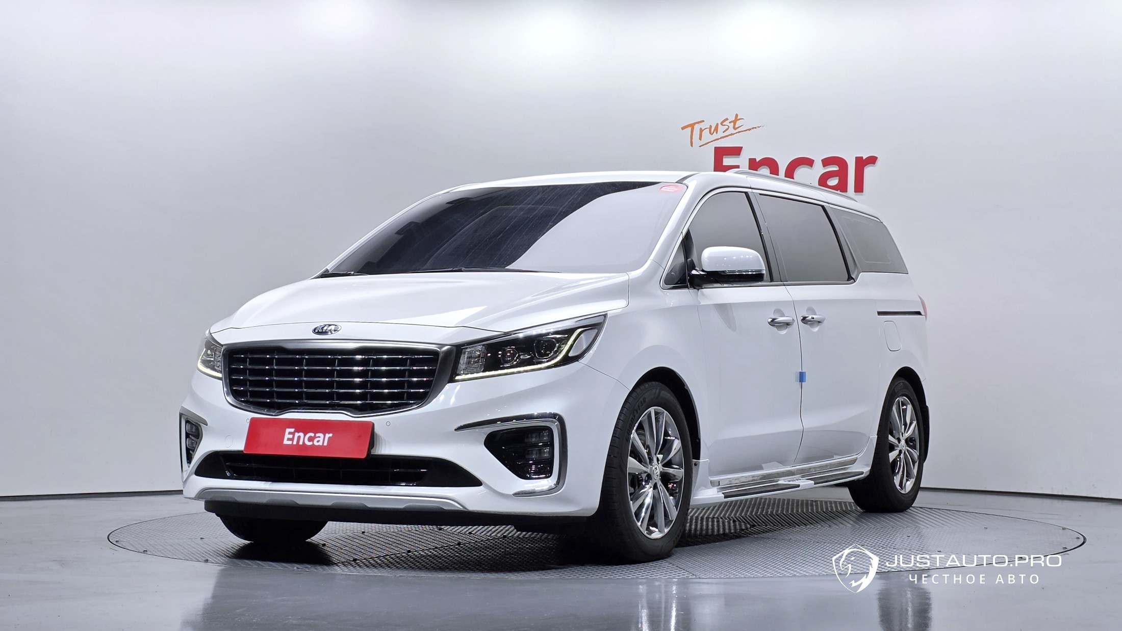 Автомобиль Kia Canival