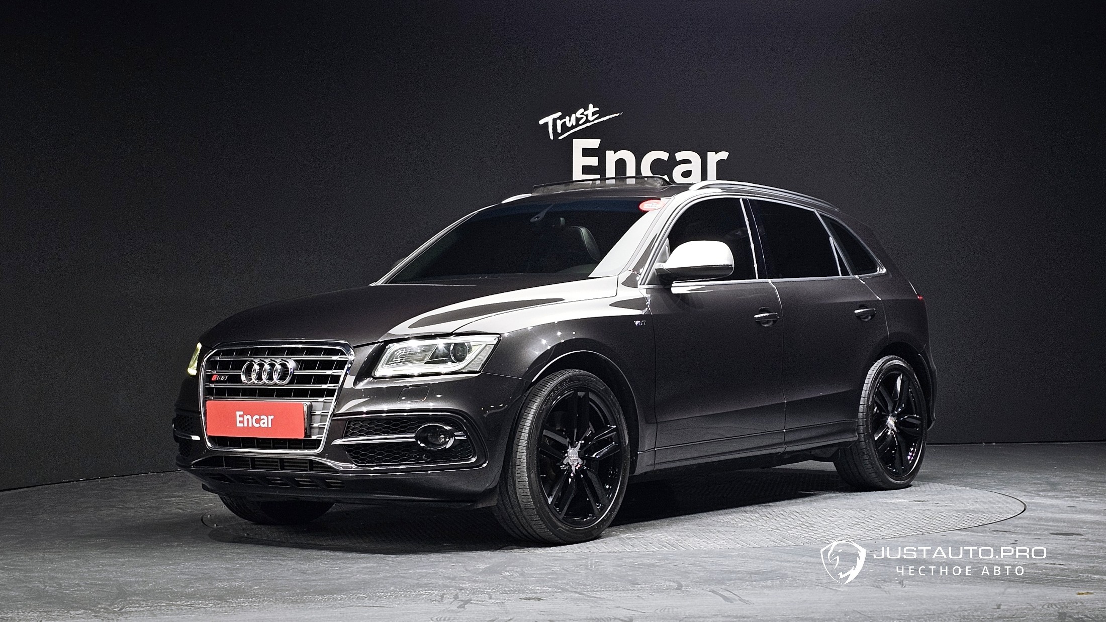Автомобиль Audi SQ5
