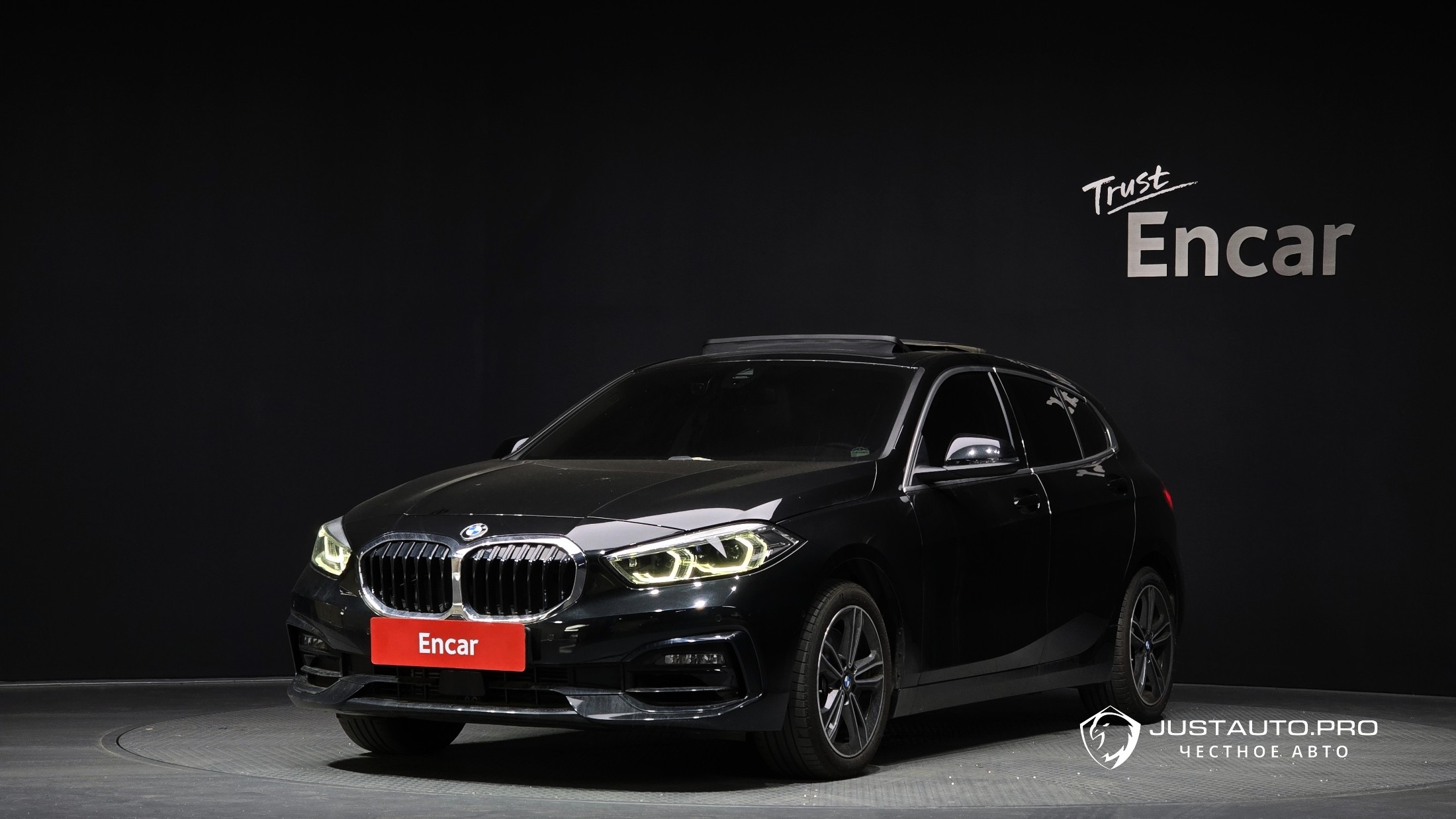 Автомобиль BMW 1-Series