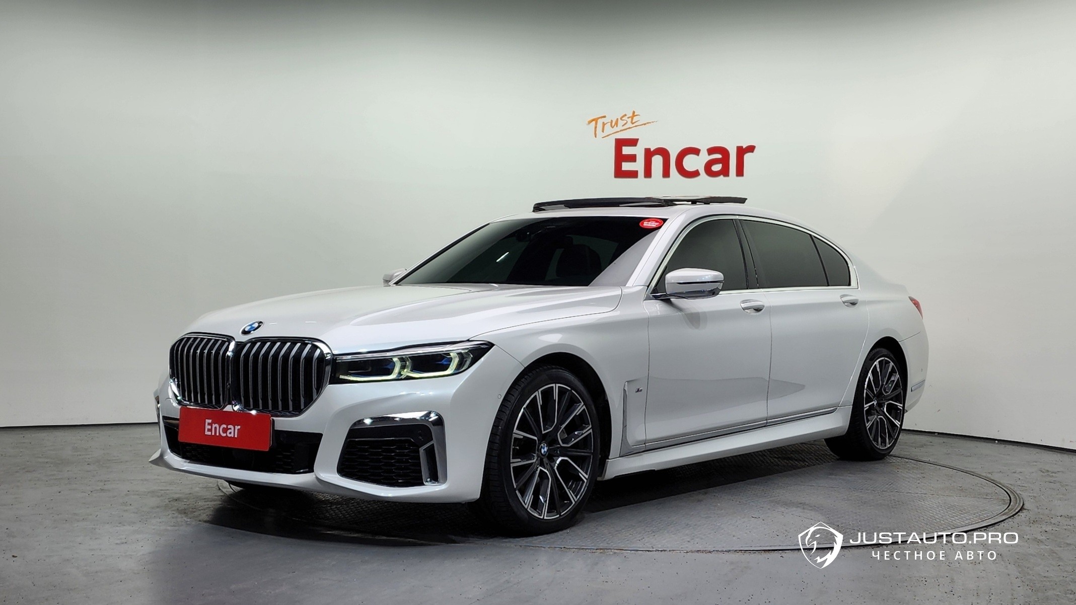 Автомобиль BMW 7-Series