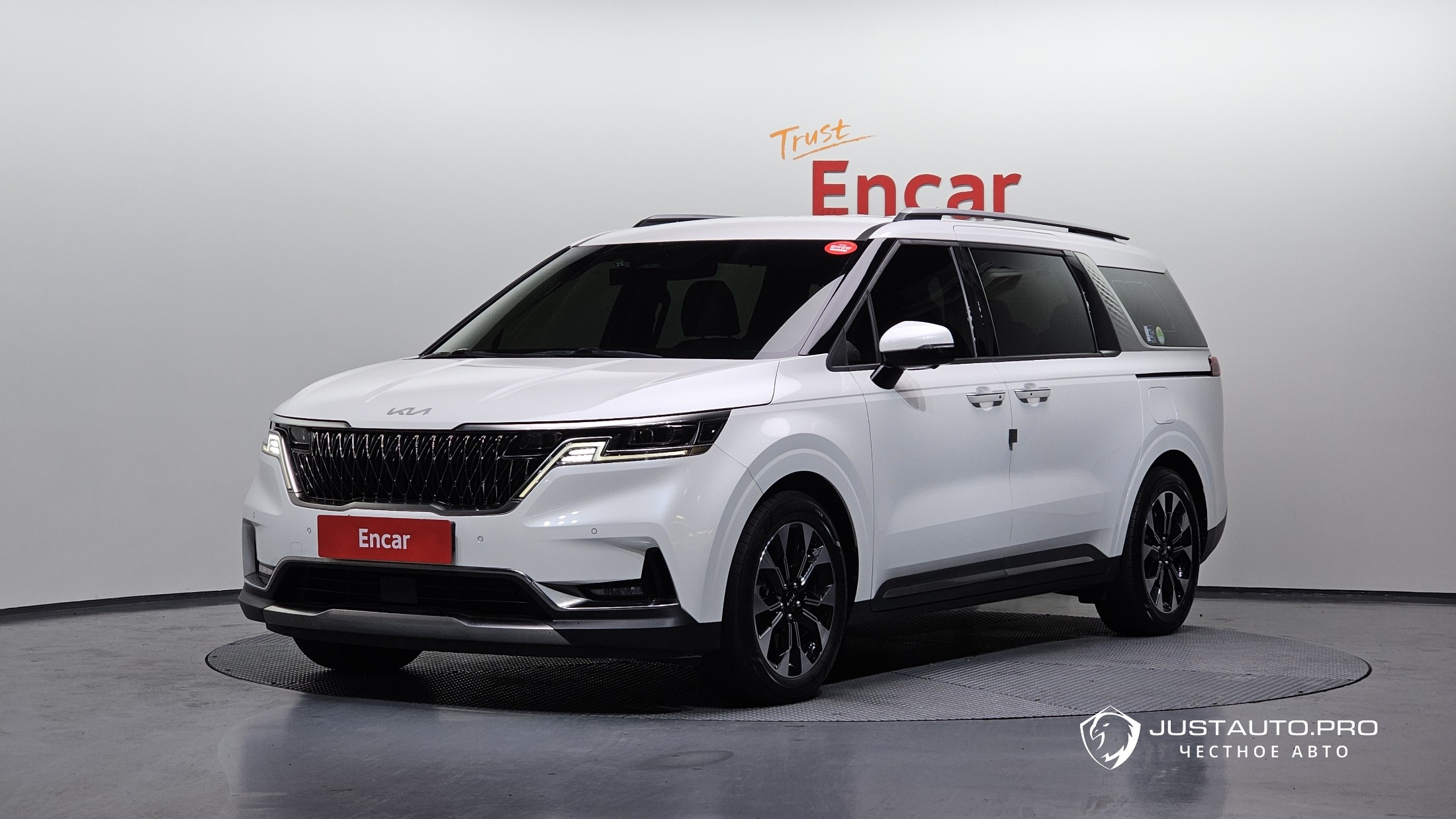 Автомобиль Kia Canival