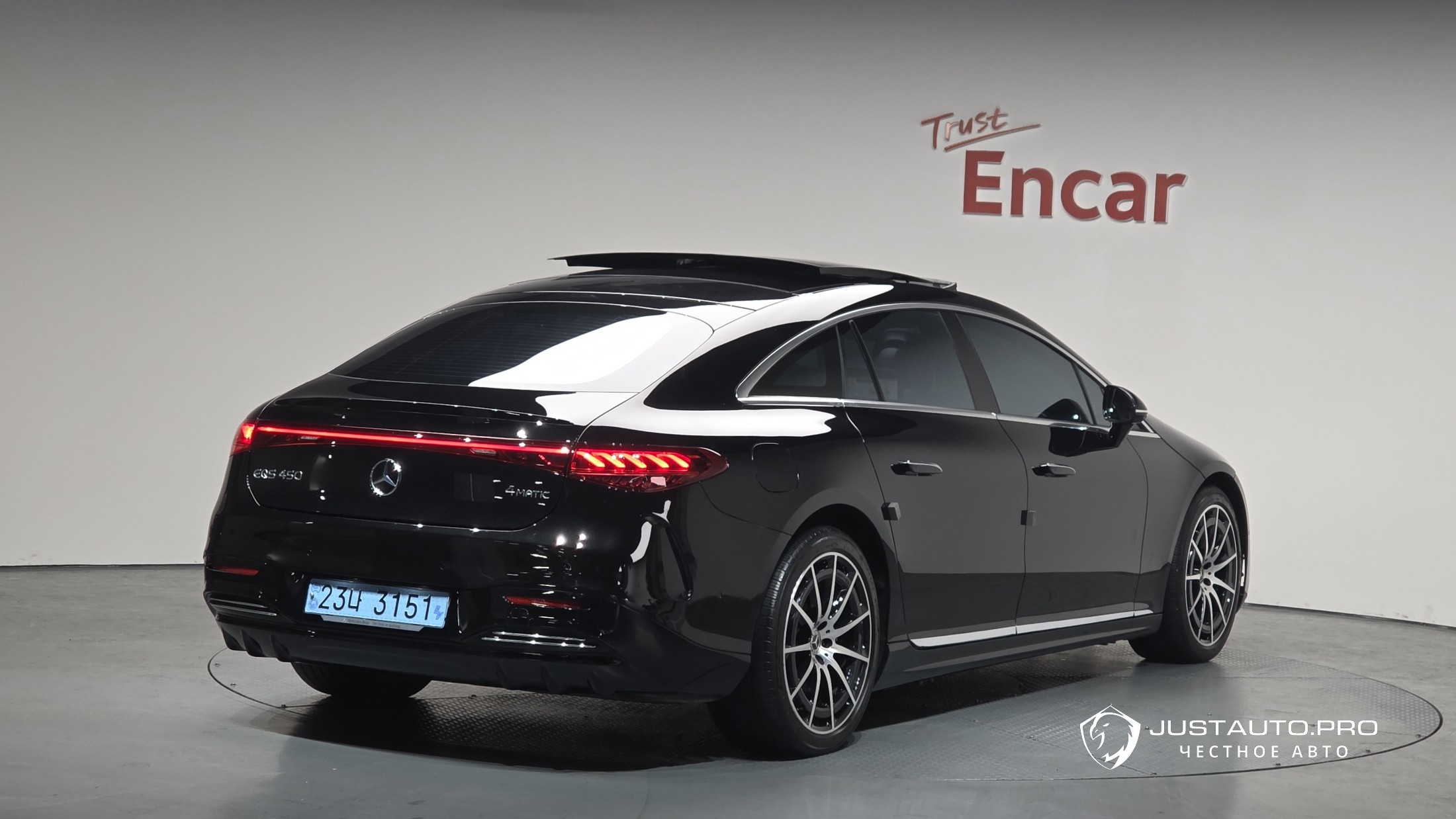 Автомобиль Mercedes-Benz EQS