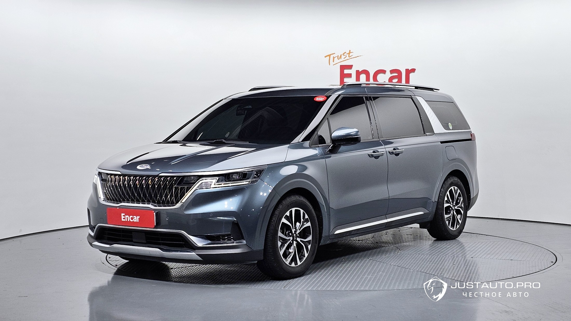 Автомобиль Kia Canival