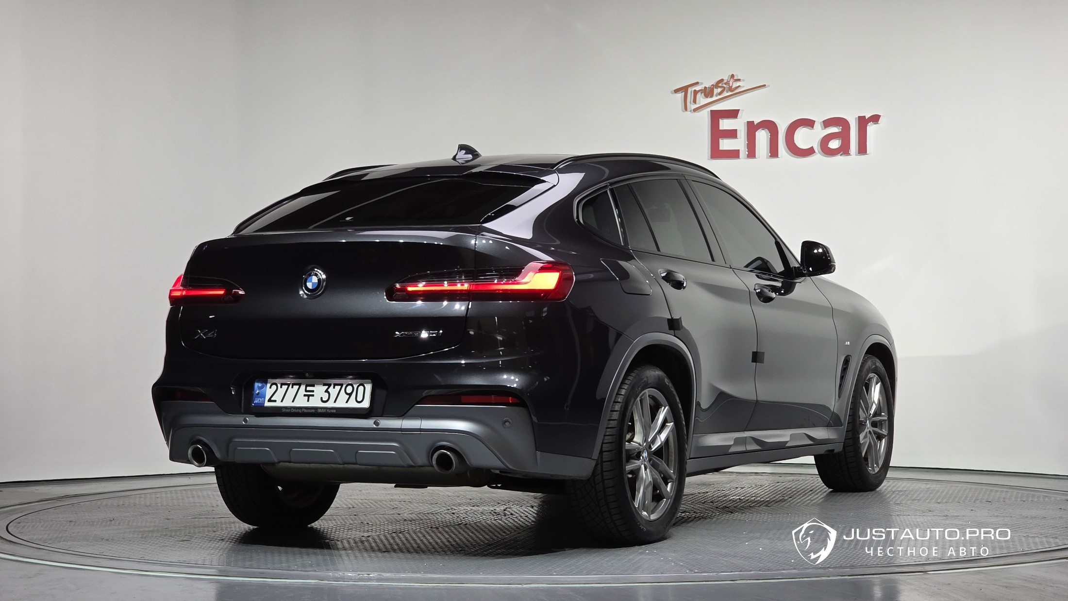 Автомобиль BMW X4