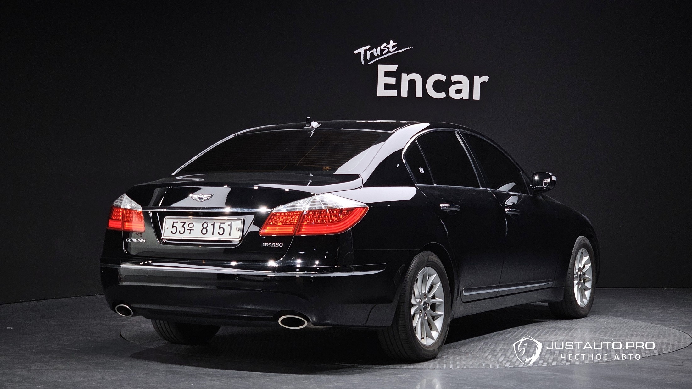Автомобиль Hyundai Genesis