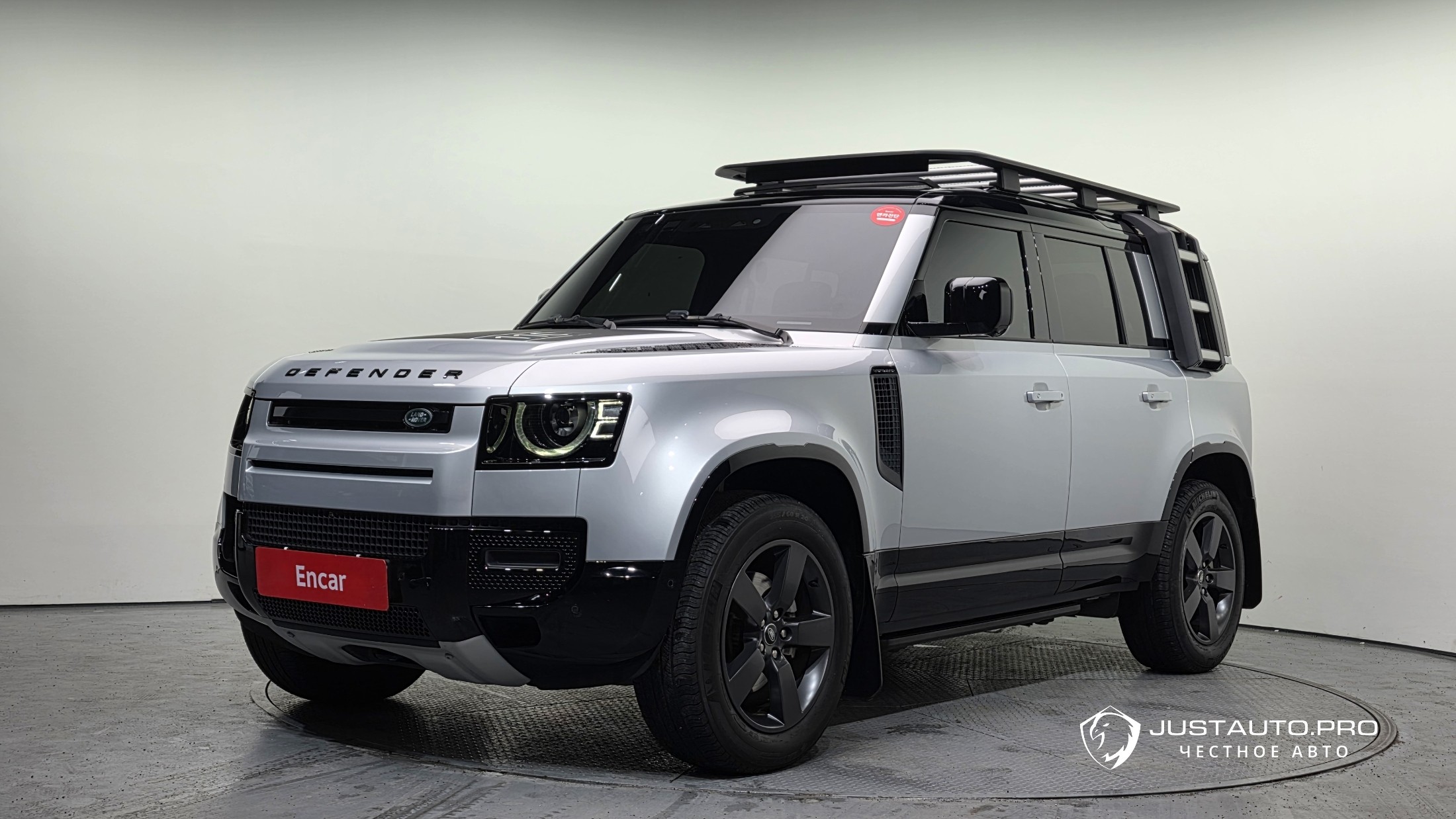 Автомобиль Land Rover Defender