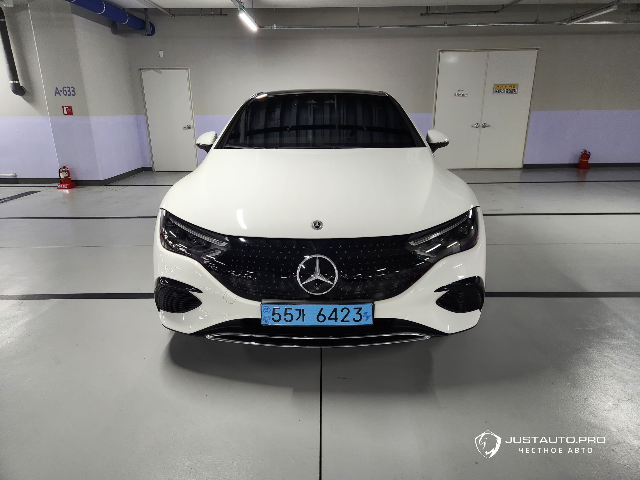 Автомобиль Mercedes-Benz EQE