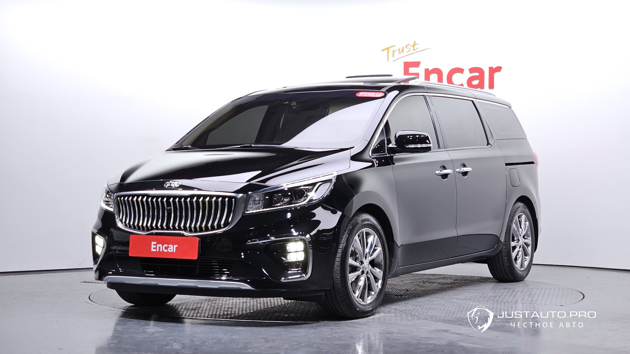 Автомобиль Kia Canival