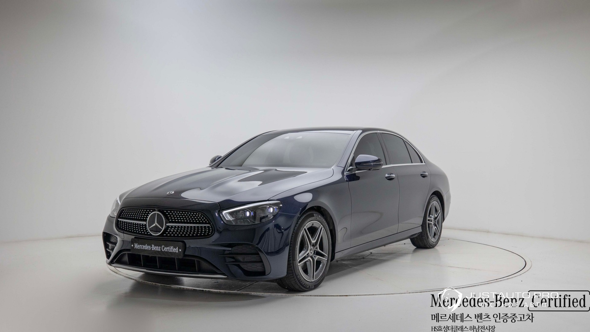 Автомобиль Mercedes-Benz E-Class