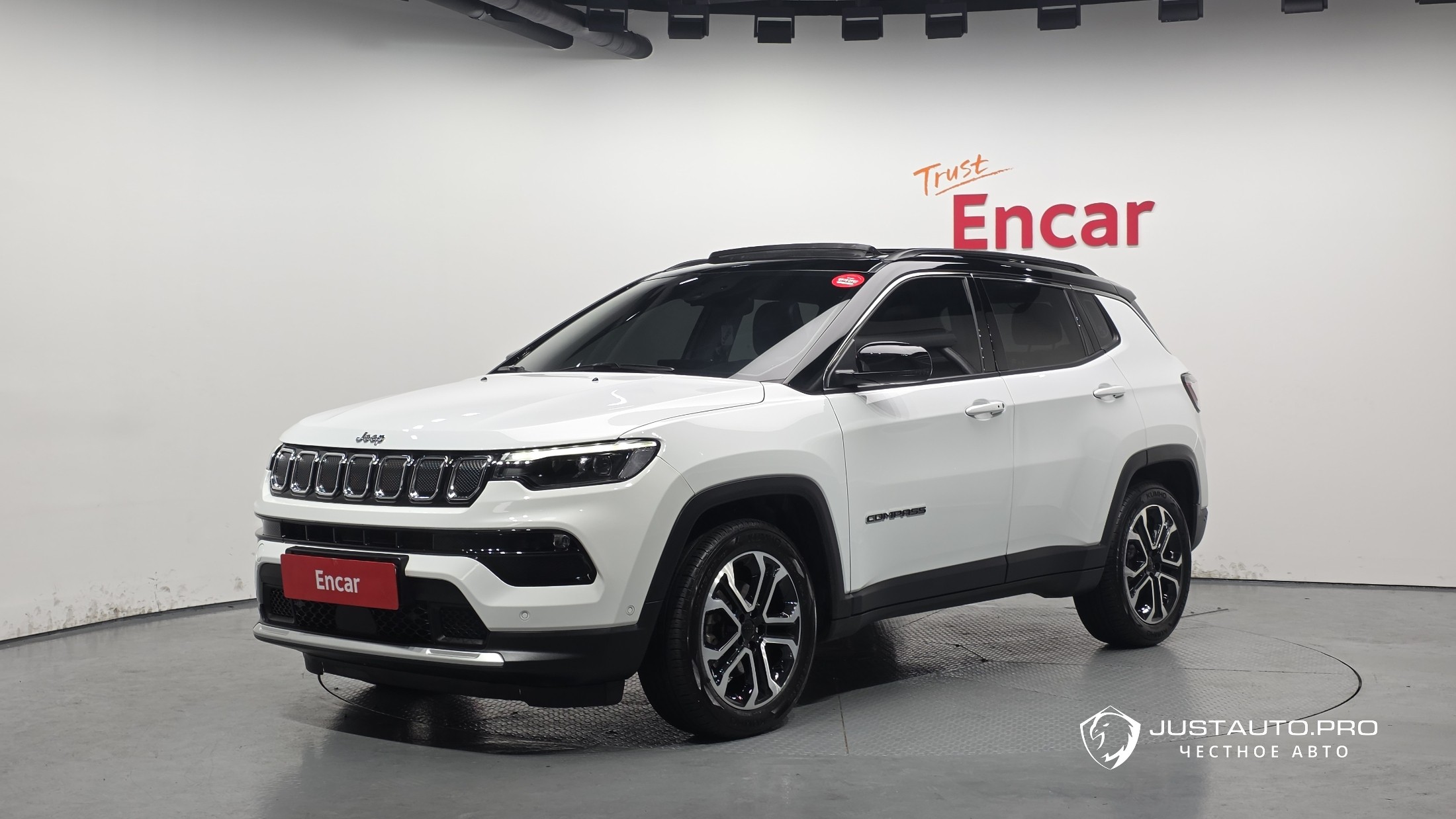 Автомобиль Jeep Compass