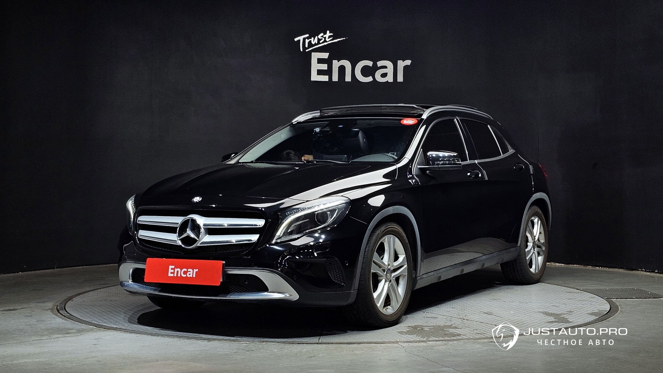 Автомобиль Mercedes-Benz GLA-Class
