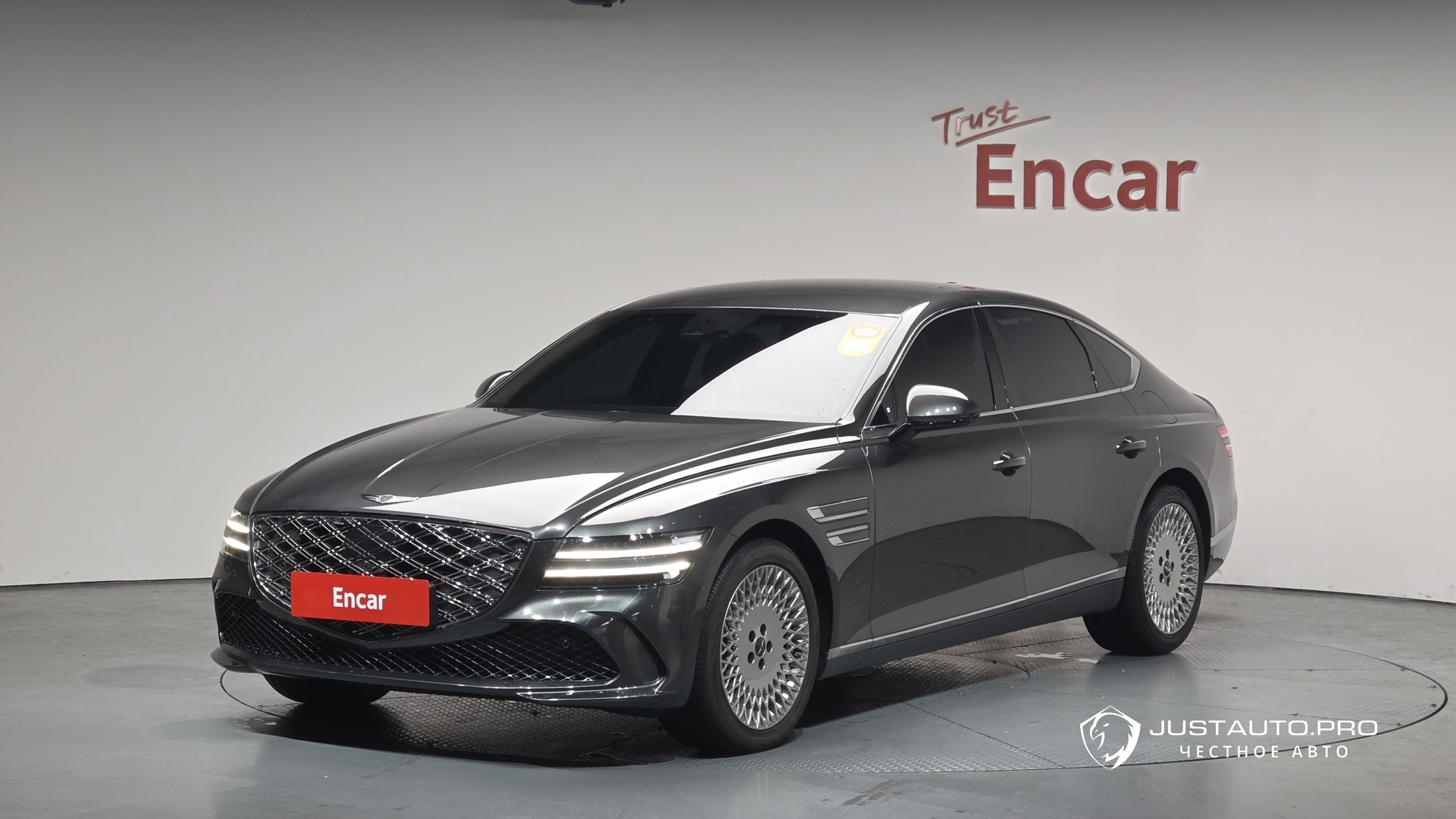 Автомобиль Genesis G80
