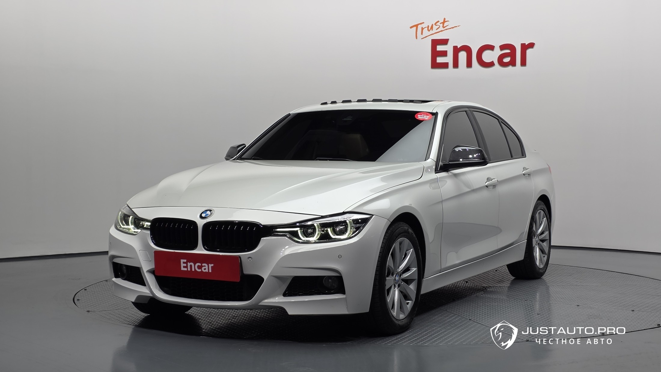 Автомобиль BMW 3-Series
