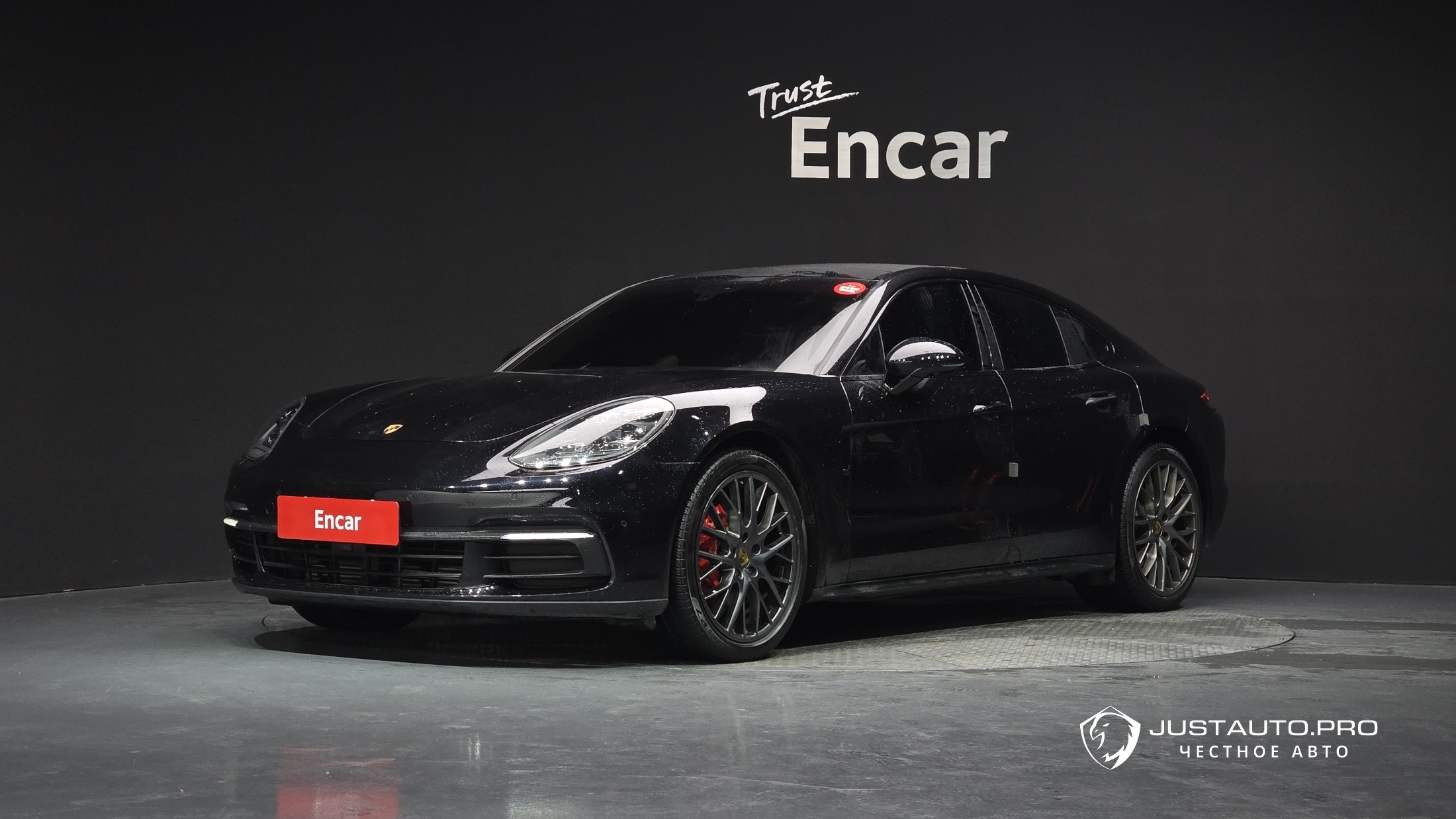 Автомобиль Porsche Panamera